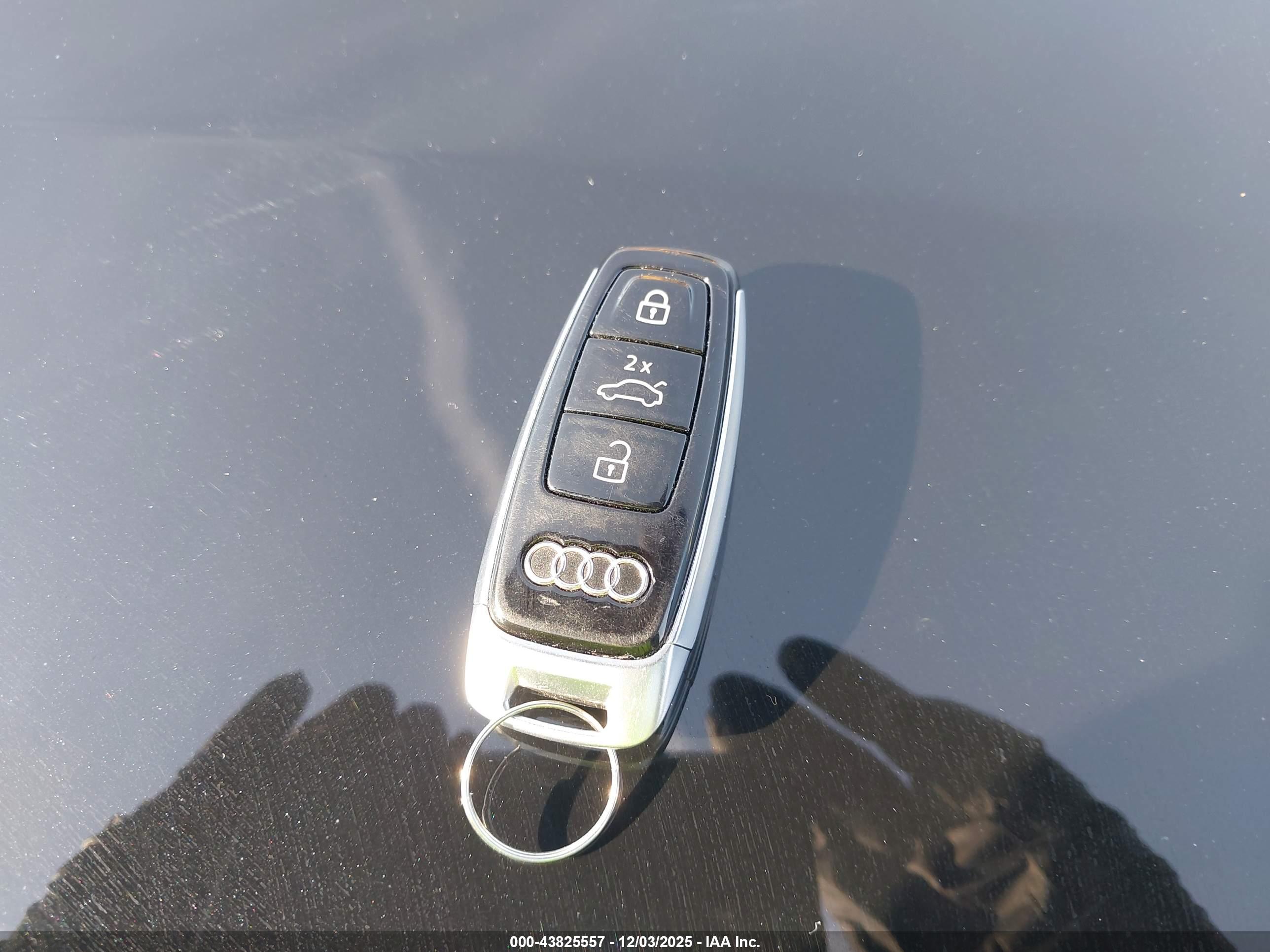 AUDI Q7 image 11