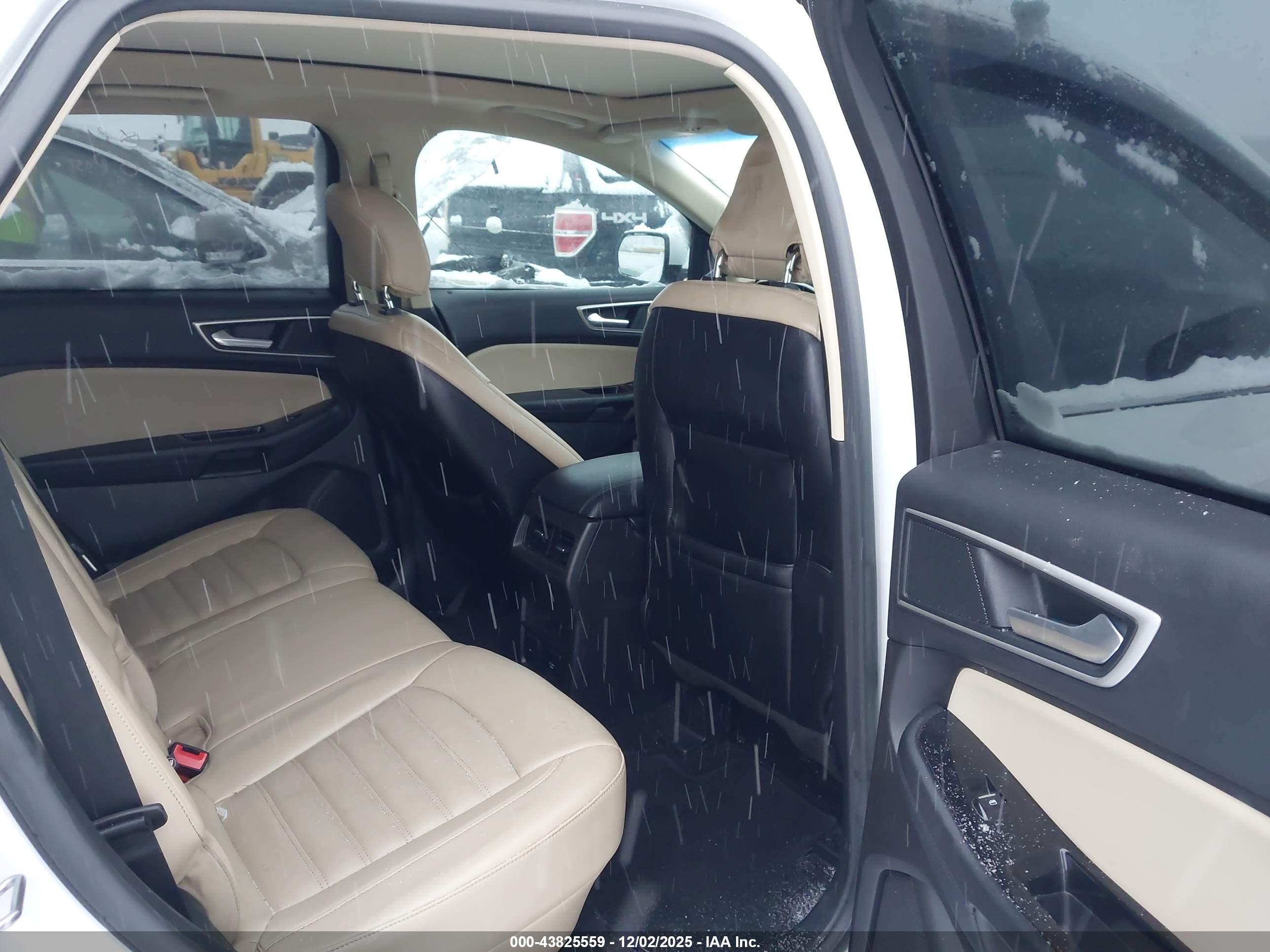 FORD EDGE image 8