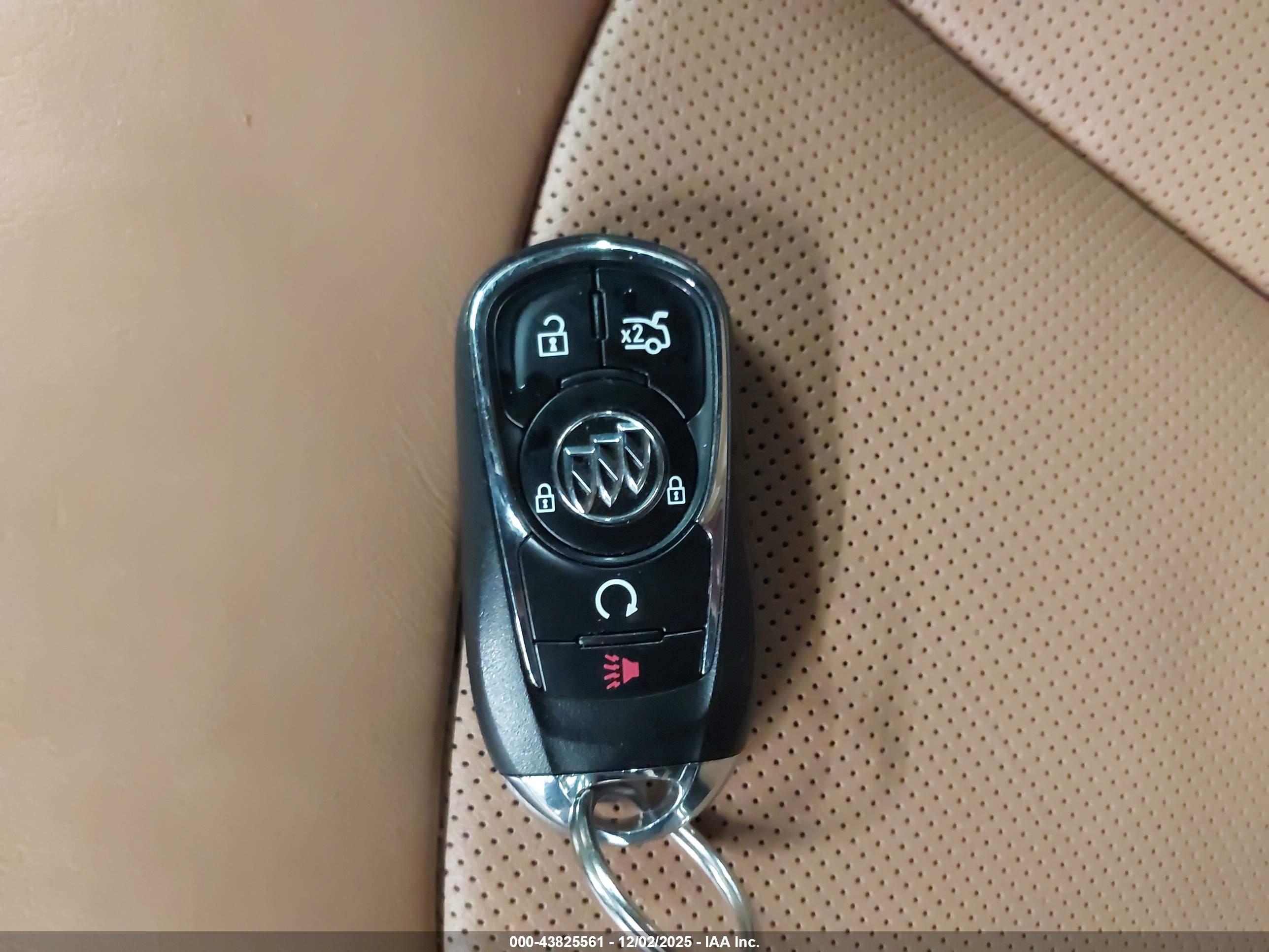 BUICK LACROSSE image 11