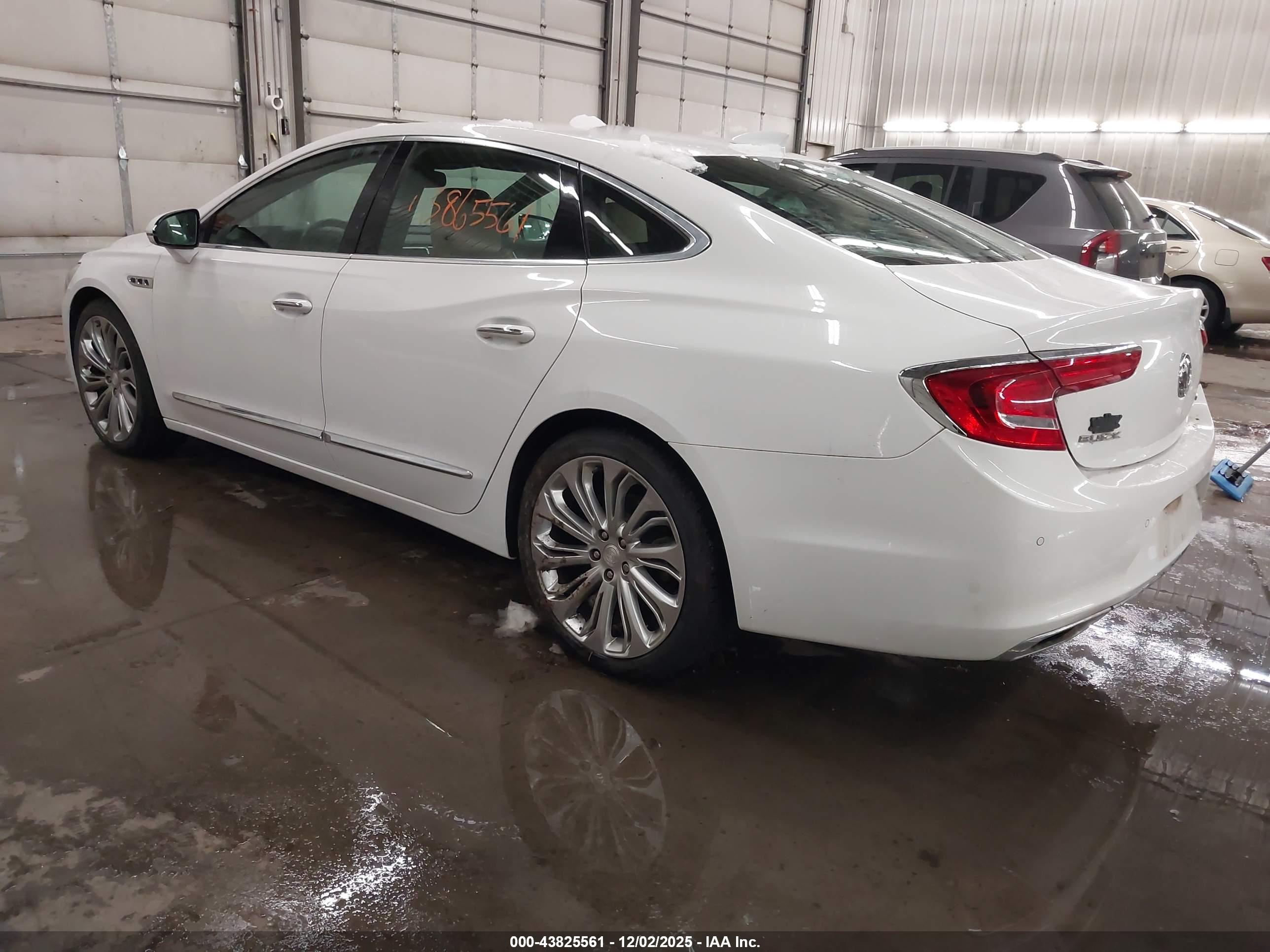 BUICK LACROSSE image 3