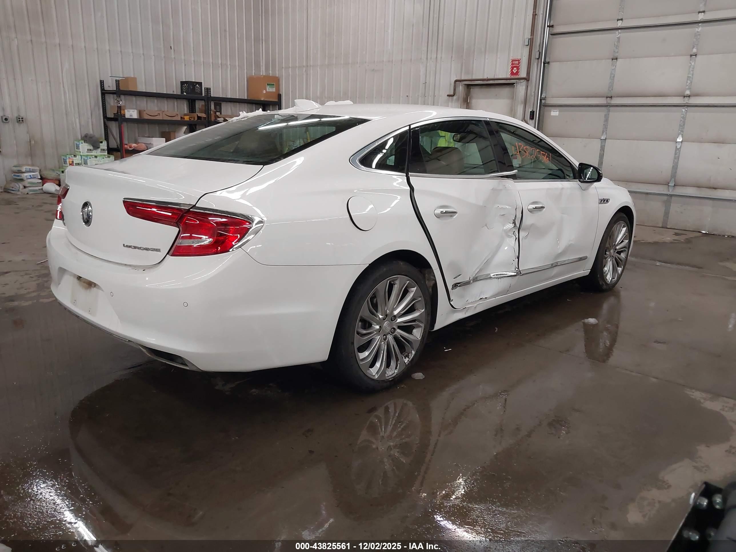 BUICK LACROSSE image 4