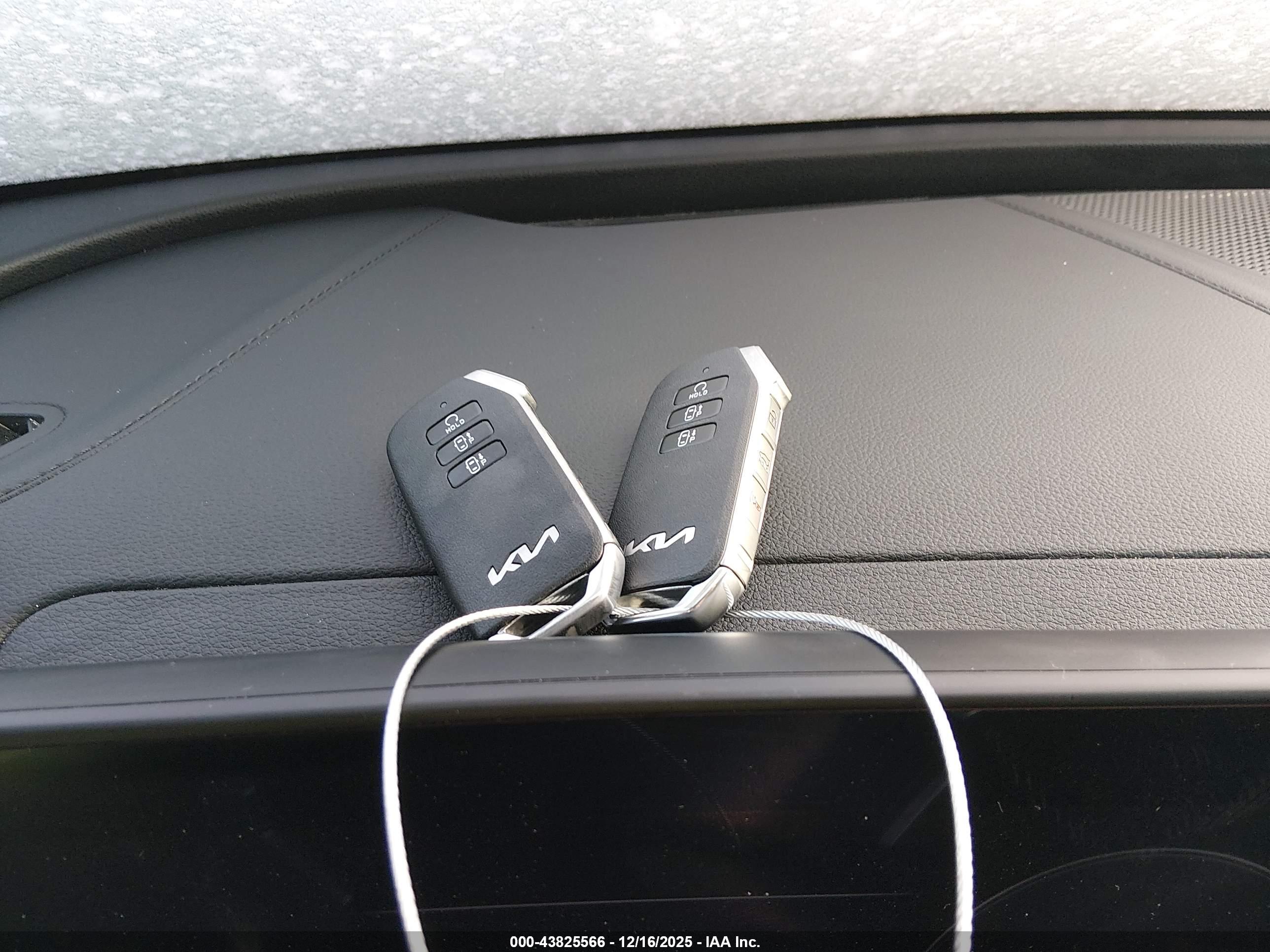 KIA SPORTAGE image 11