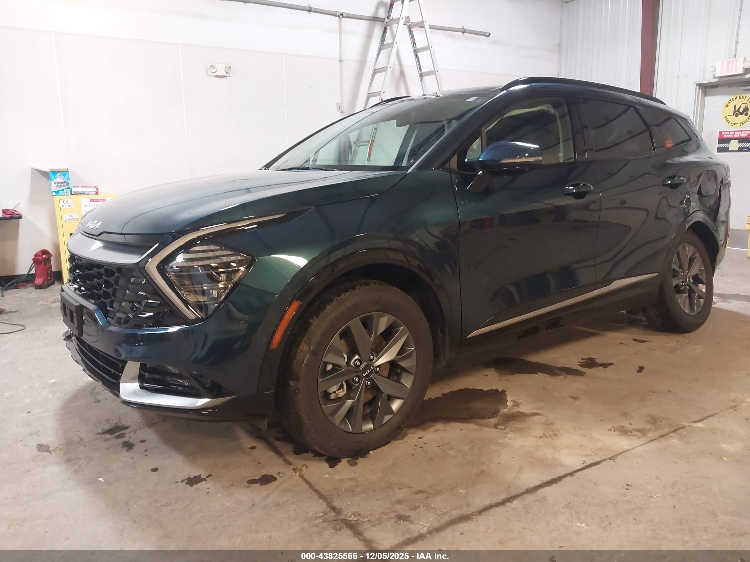 KIA SPORTAGE image 2