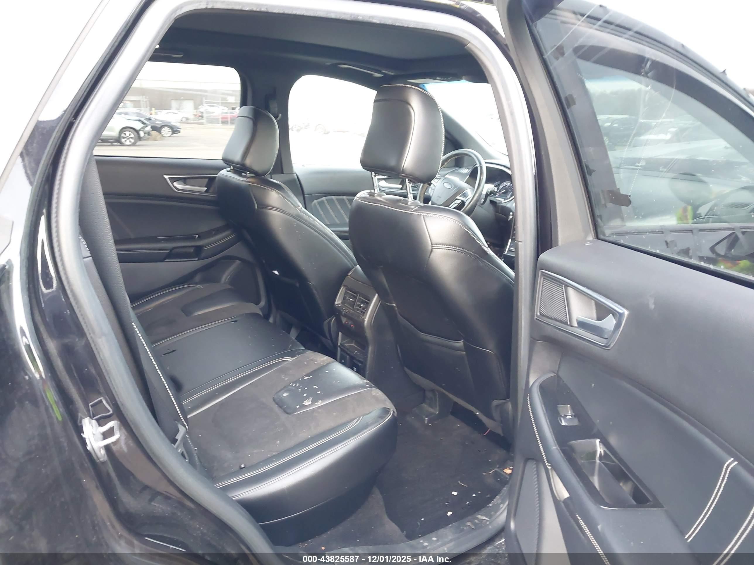 FORD EDGE image 8