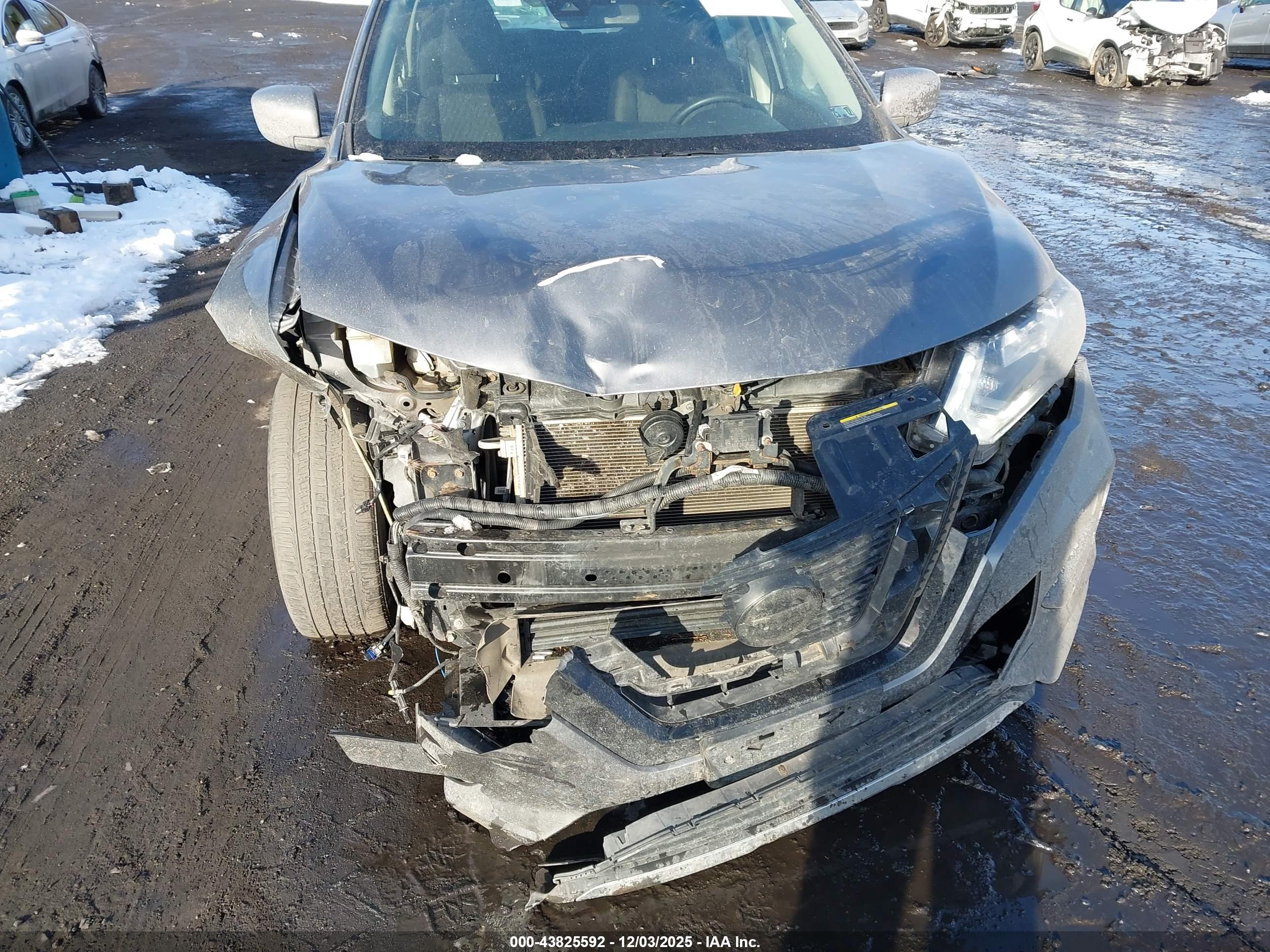 NISSAN ROGUE image 6