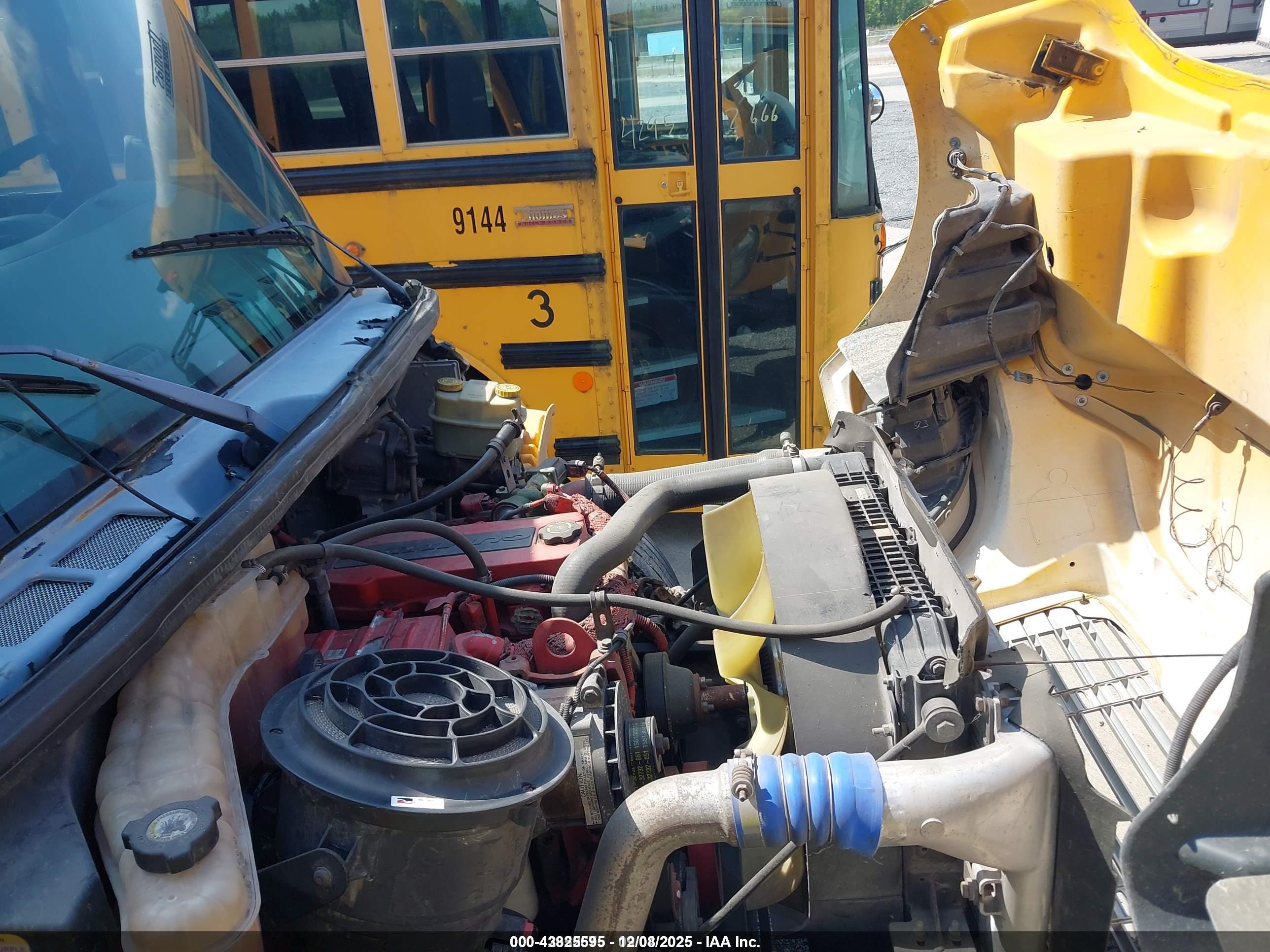 FREIGHTLINER CHASSIS image 10