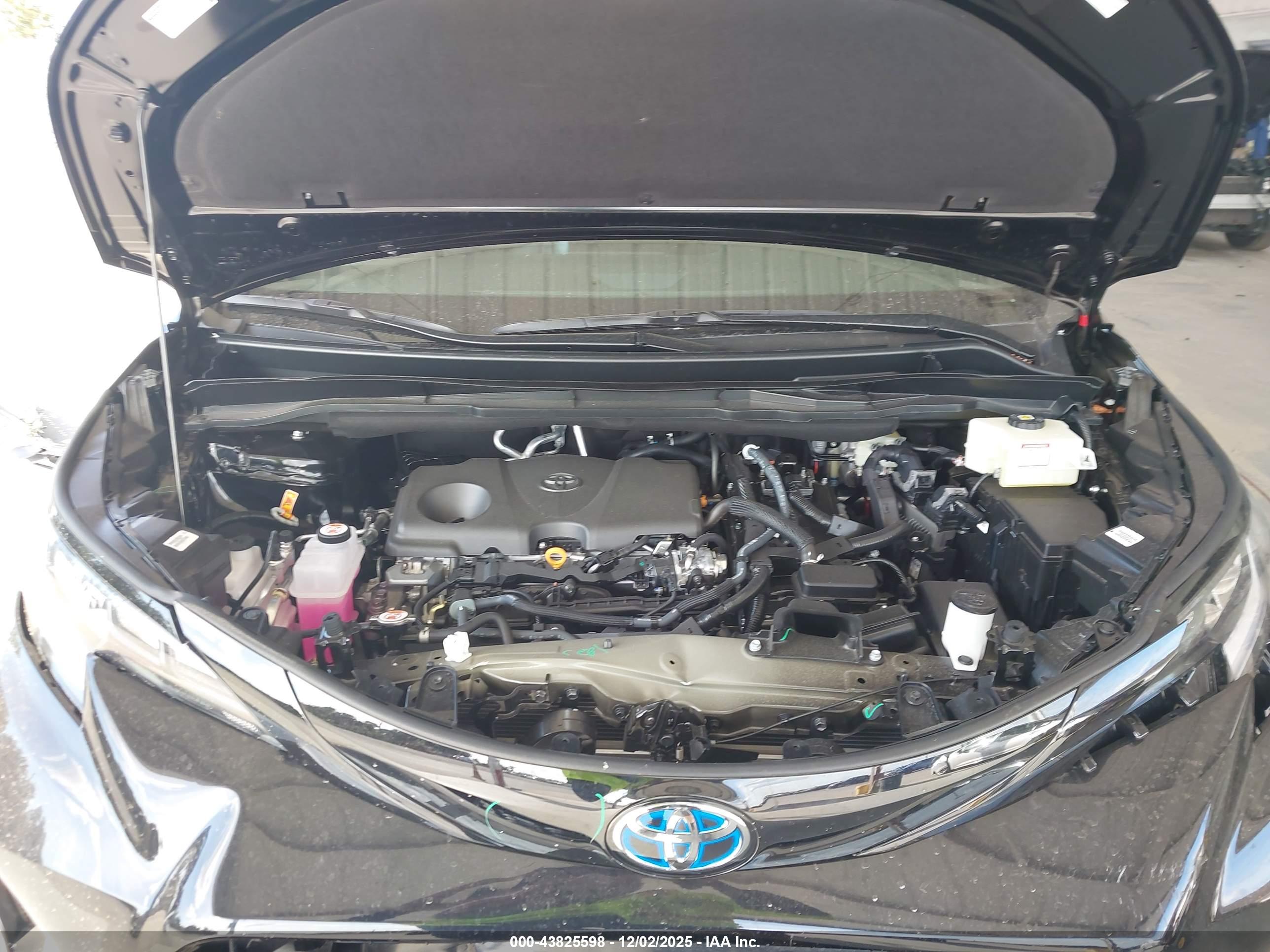 TOYOTA SIENNA image 10
