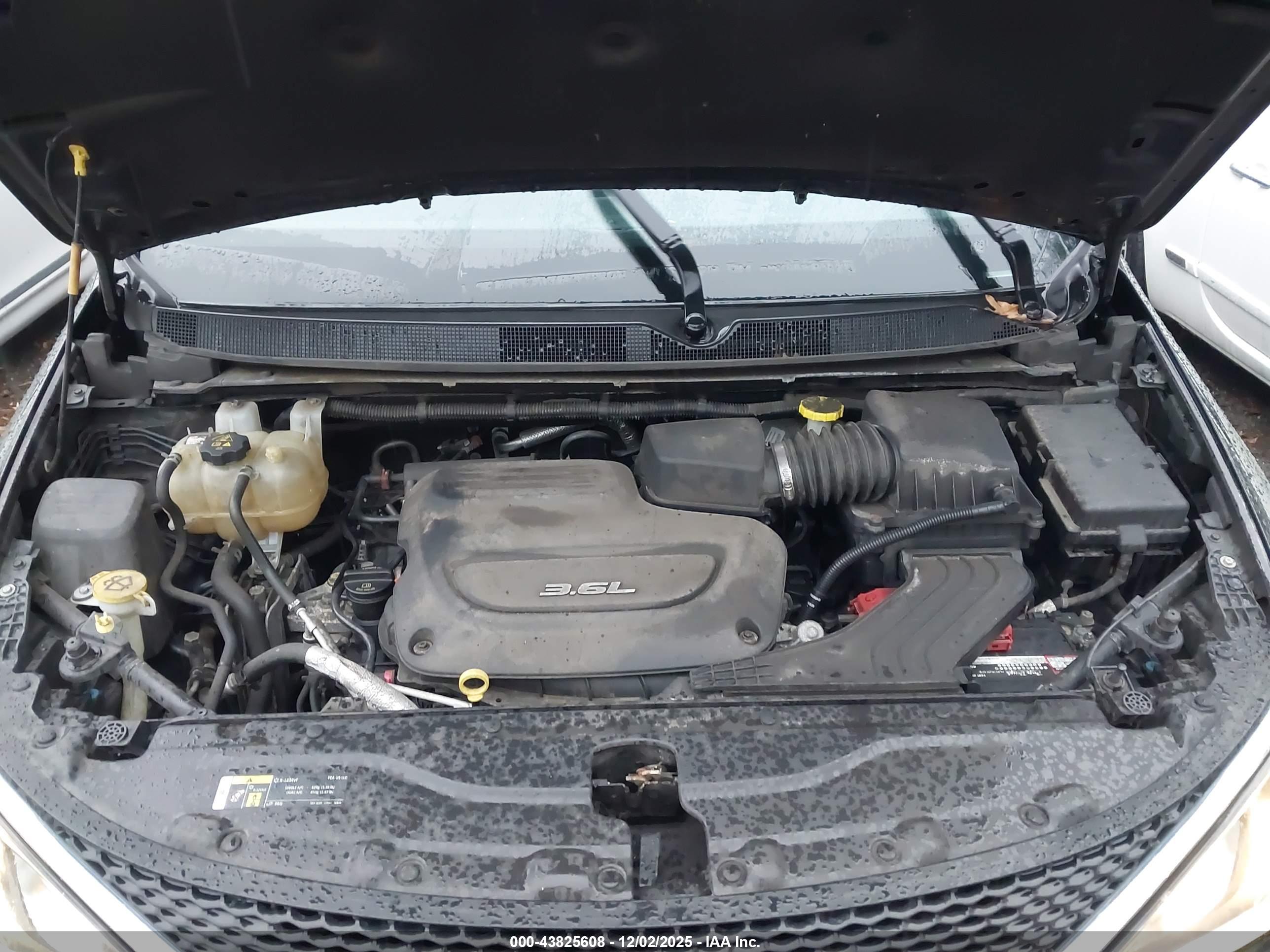 CHRYSLER PACIFICA image 10