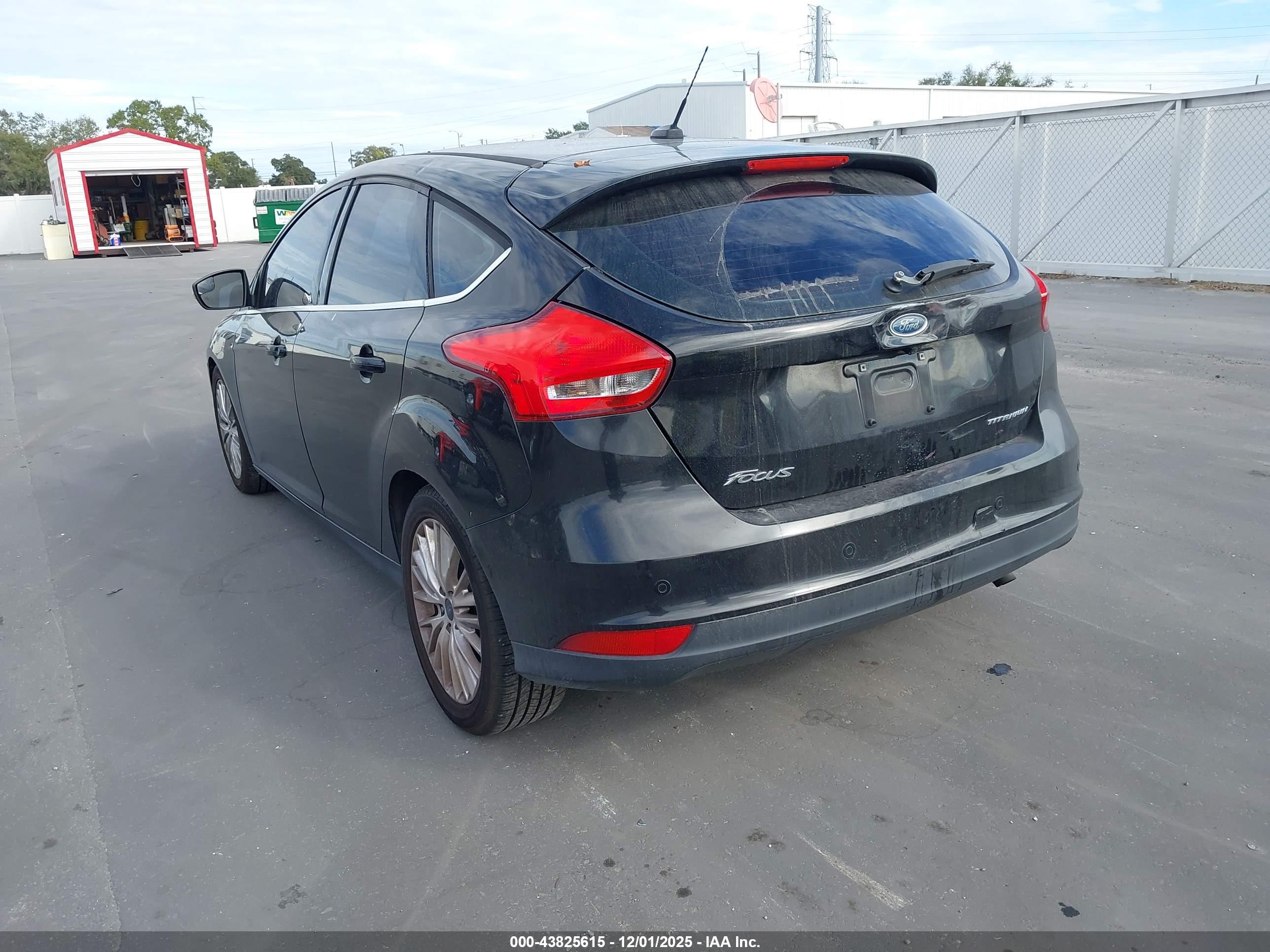 FORD FOCUS image 3