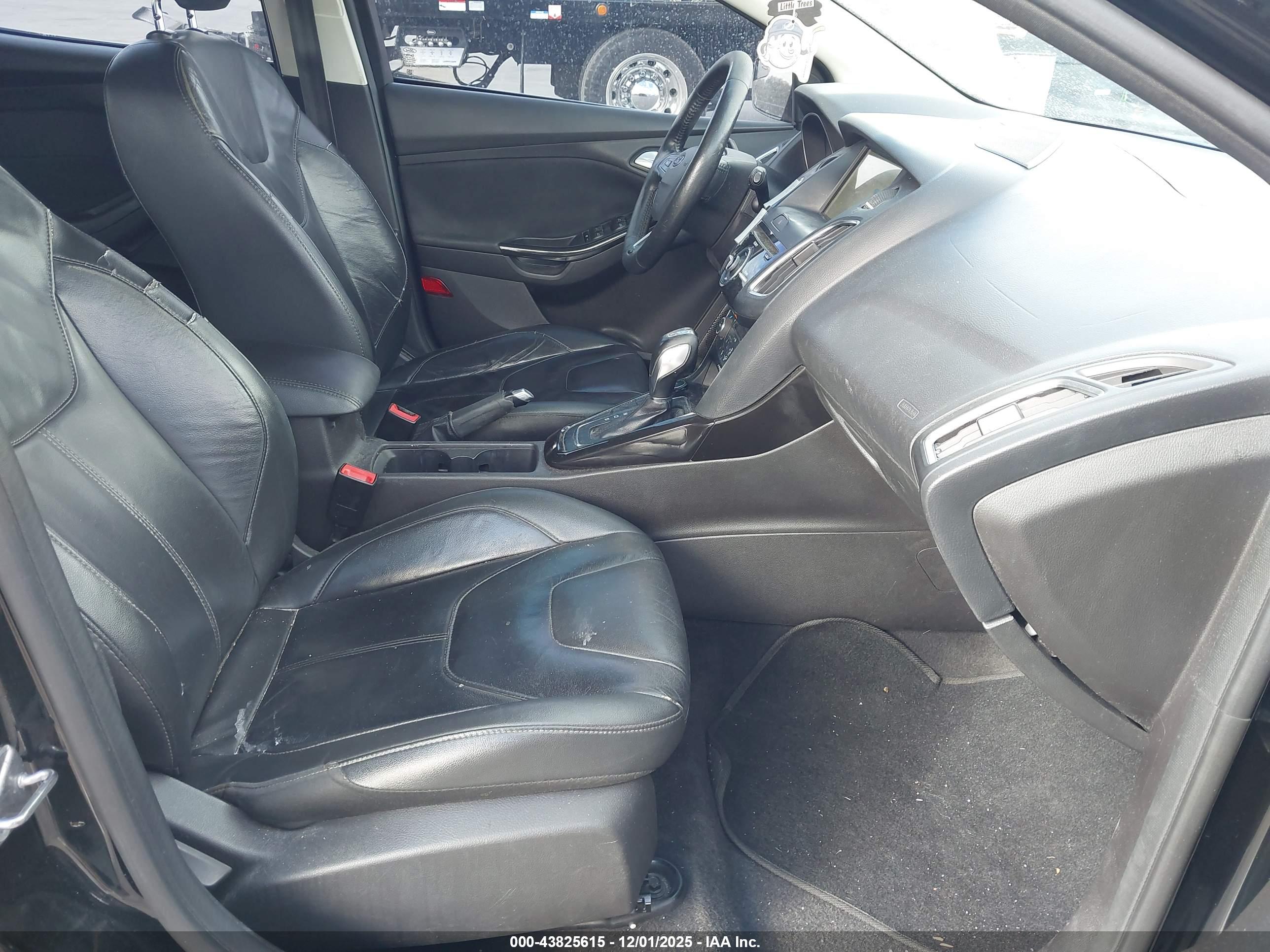 FORD FOCUS image 5