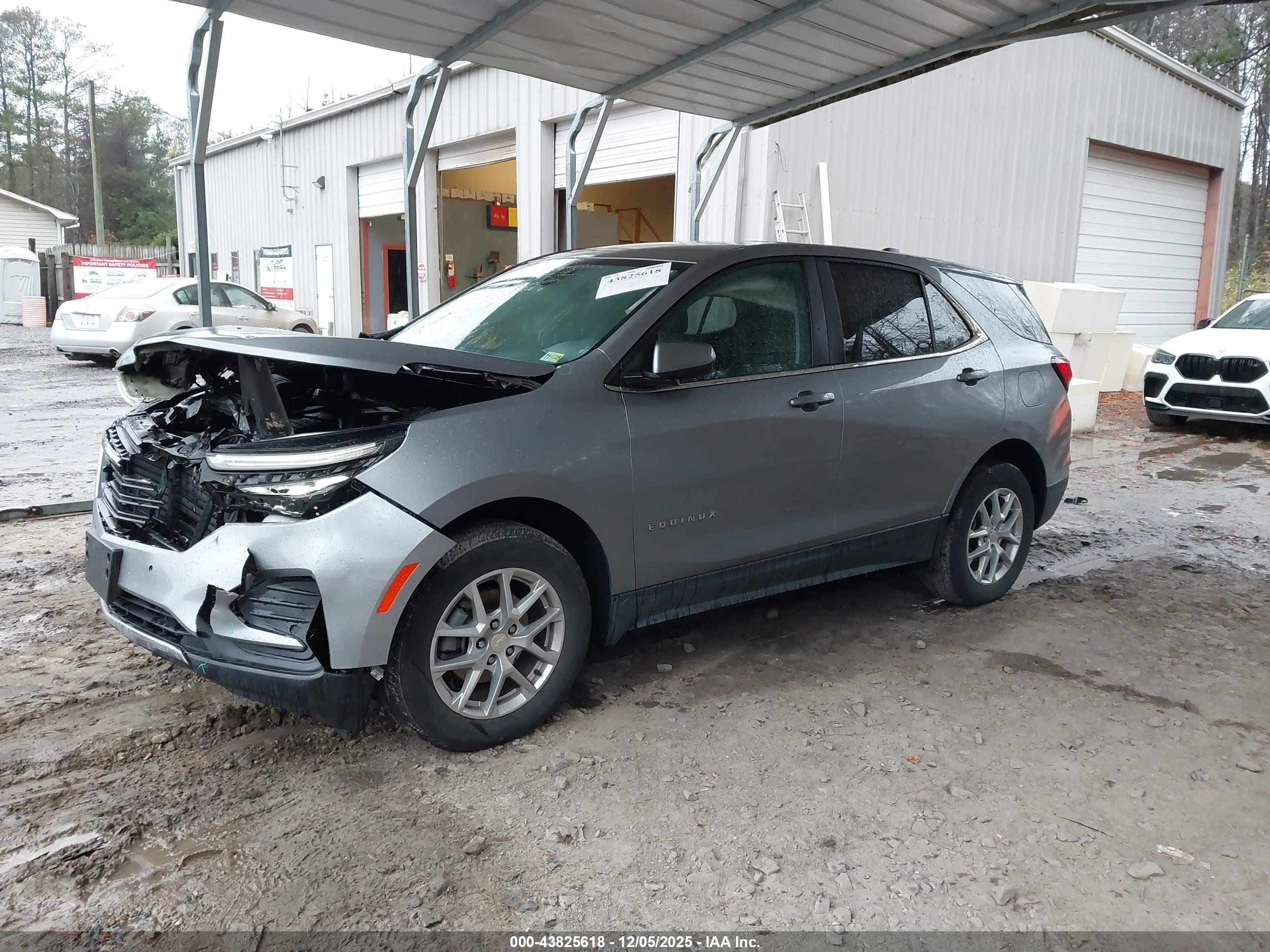 CHEVROLET EQUINOX image 2