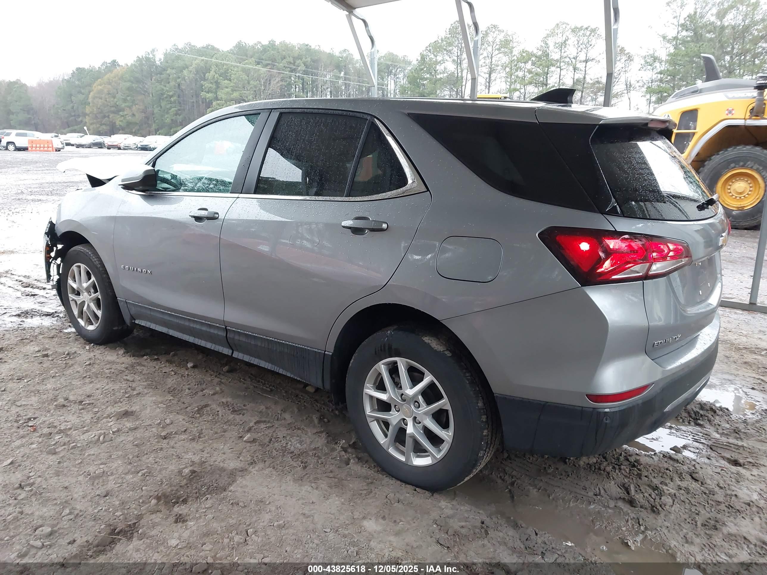 CHEVROLET EQUINOX image 3