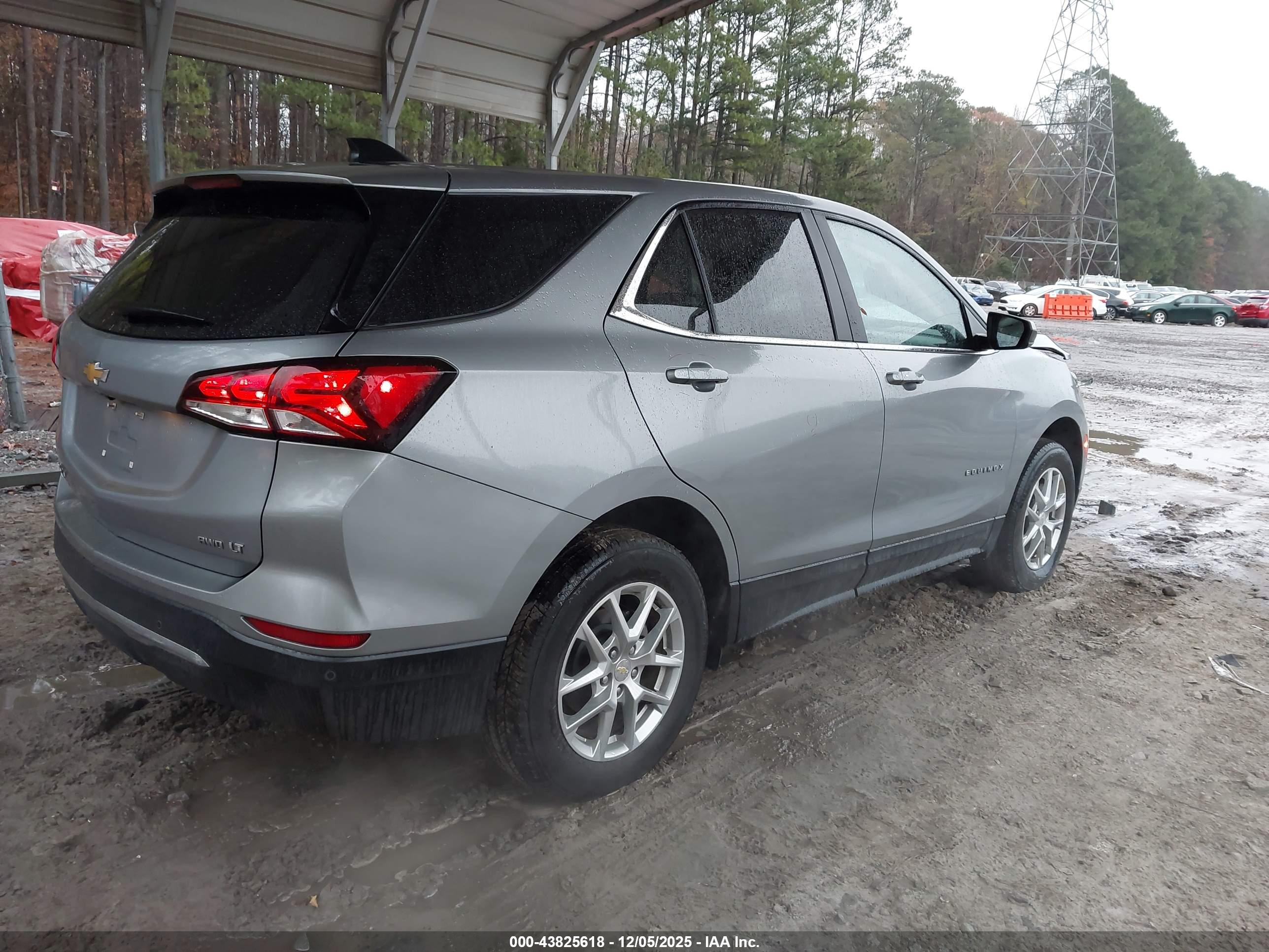 CHEVROLET EQUINOX image 4