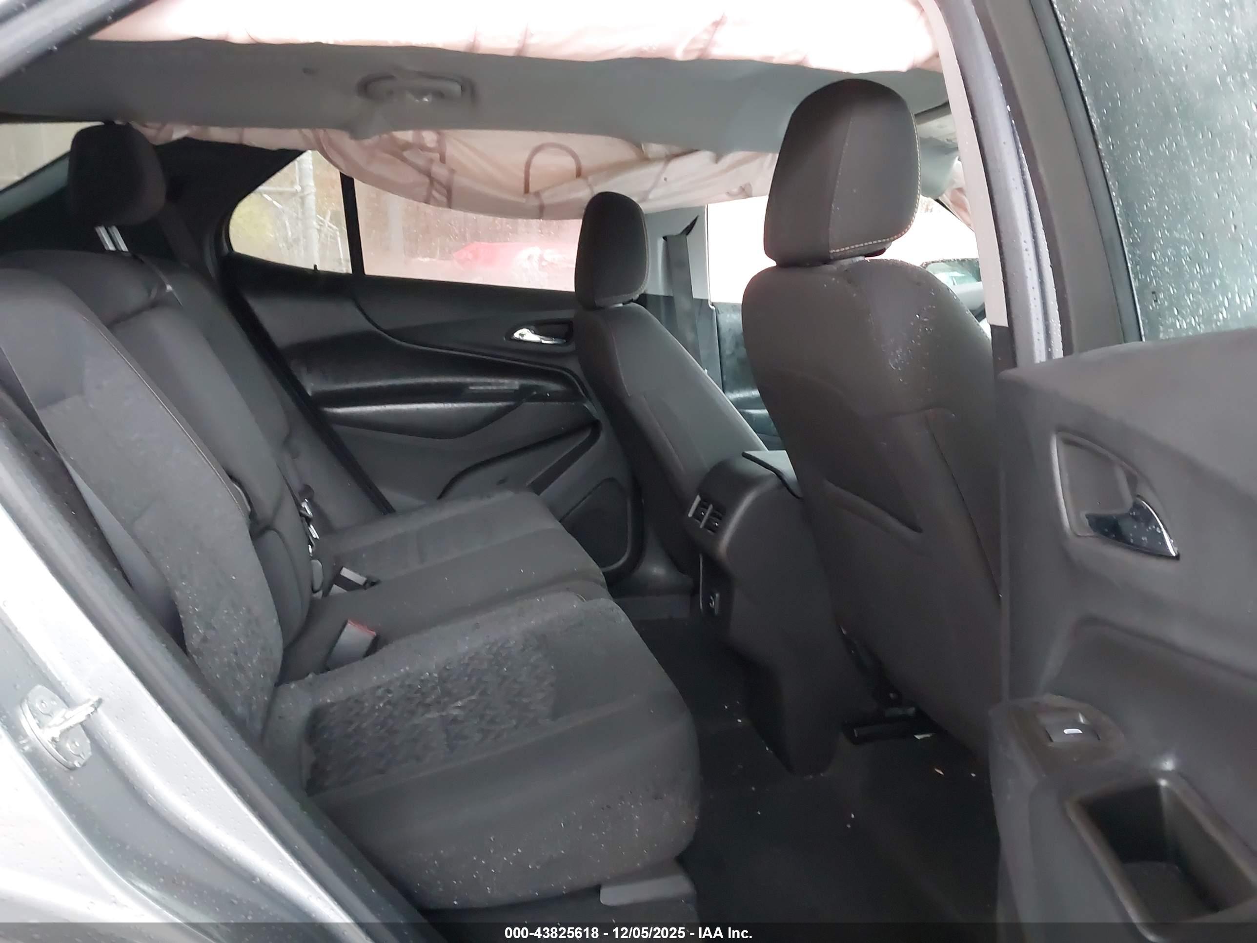 CHEVROLET EQUINOX image 8