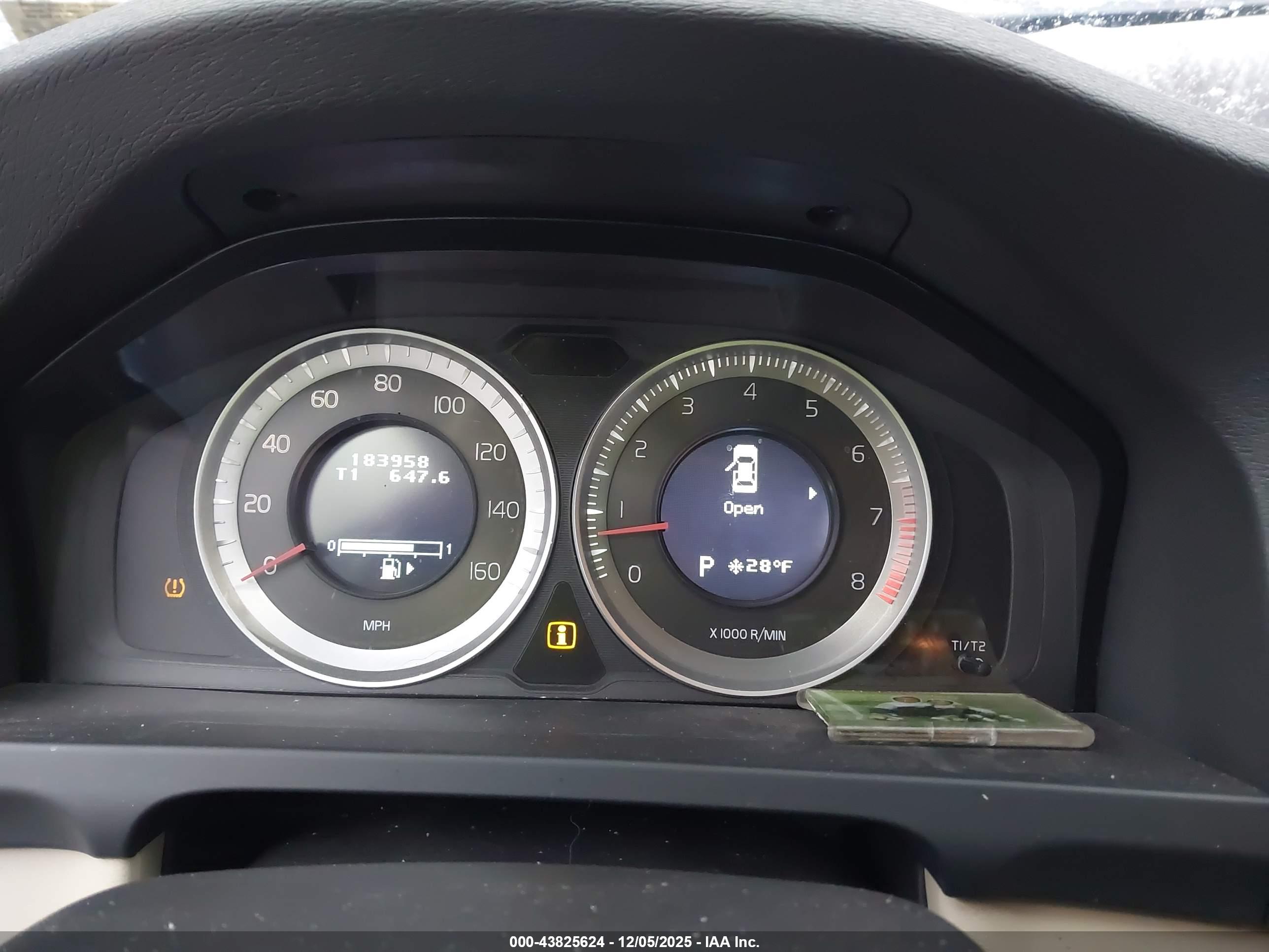 VOLVO S60 image 7