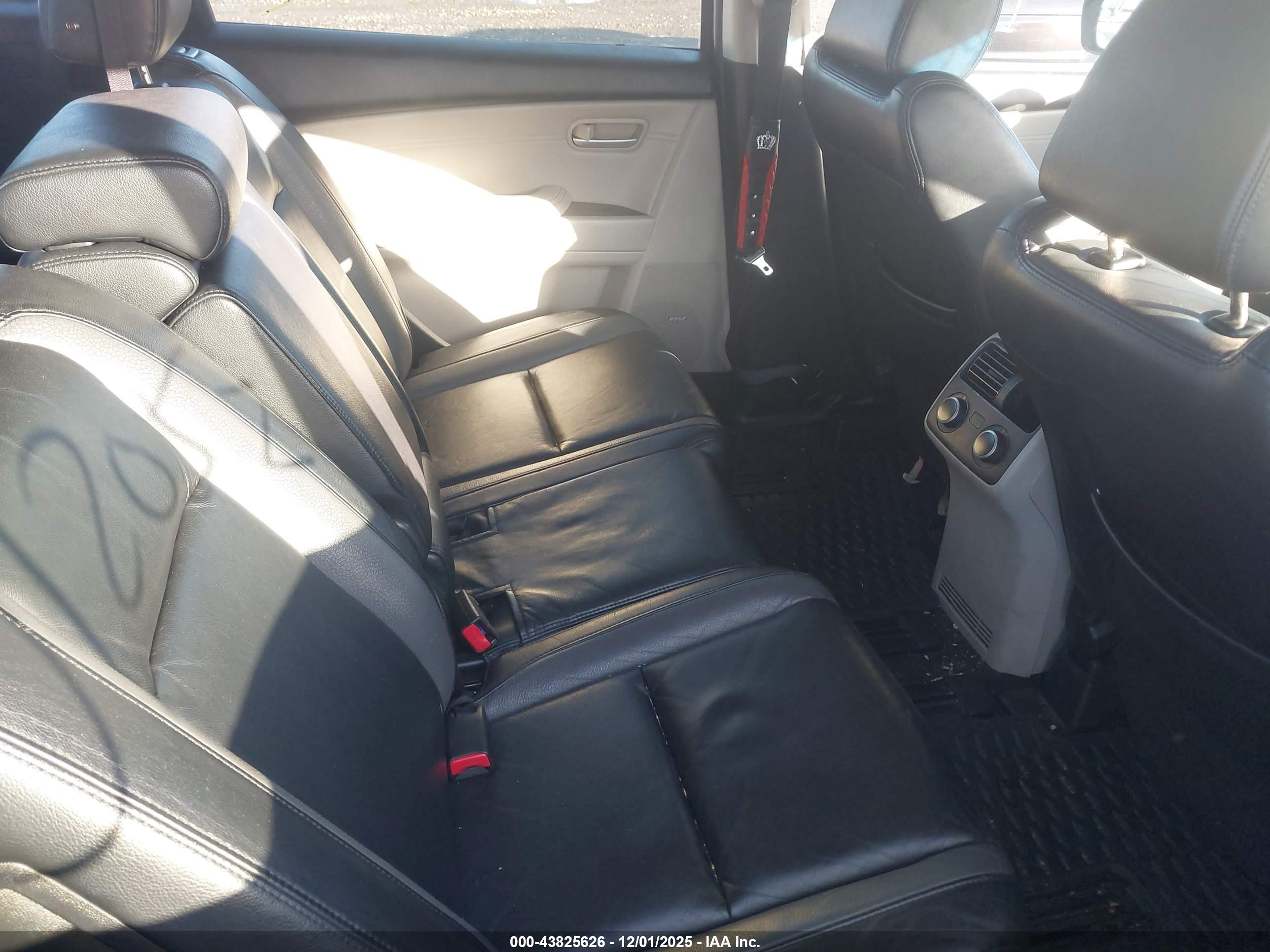 MAZDA CX-9 image 8