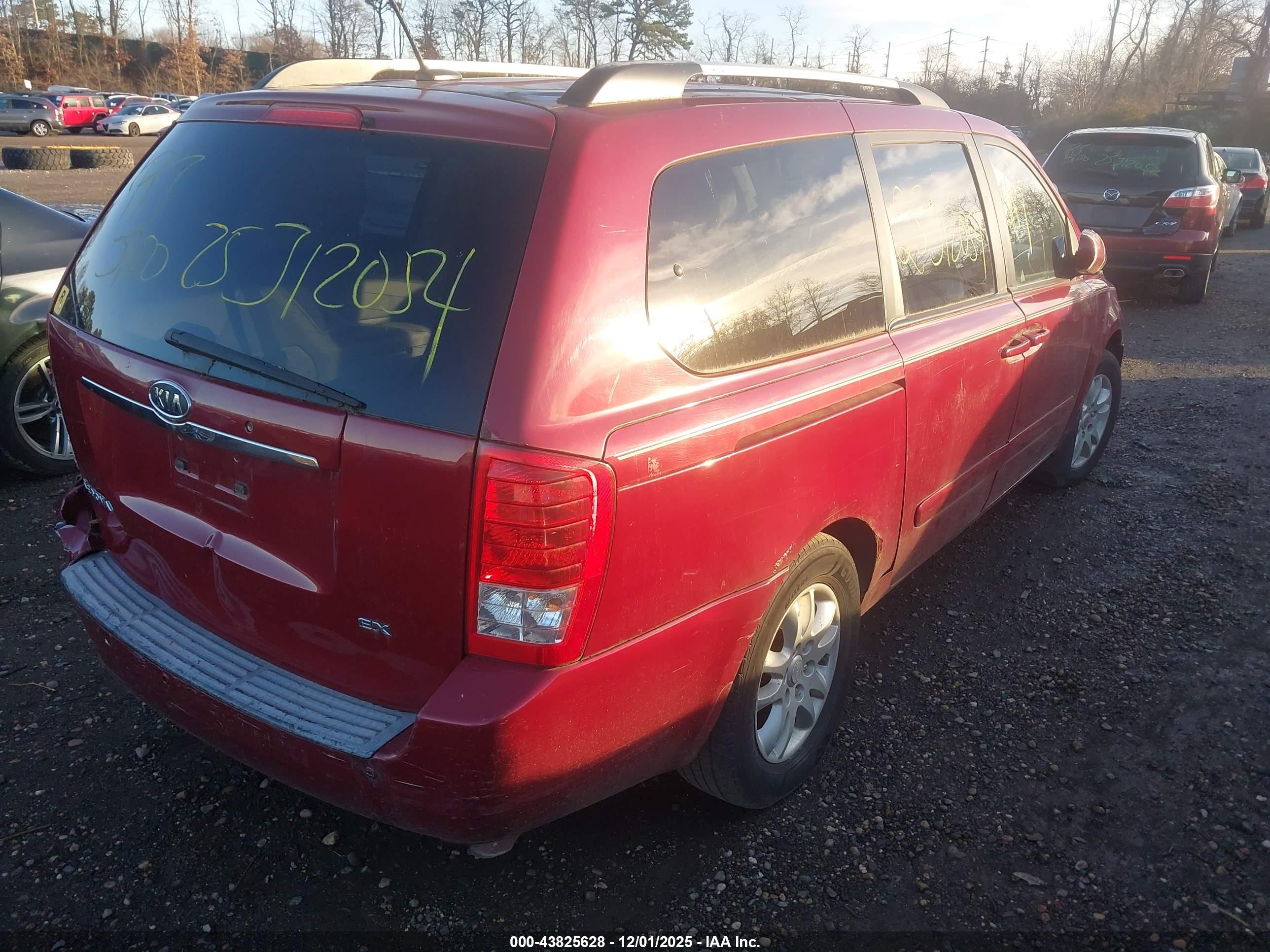 KIA SEDONA image 4
