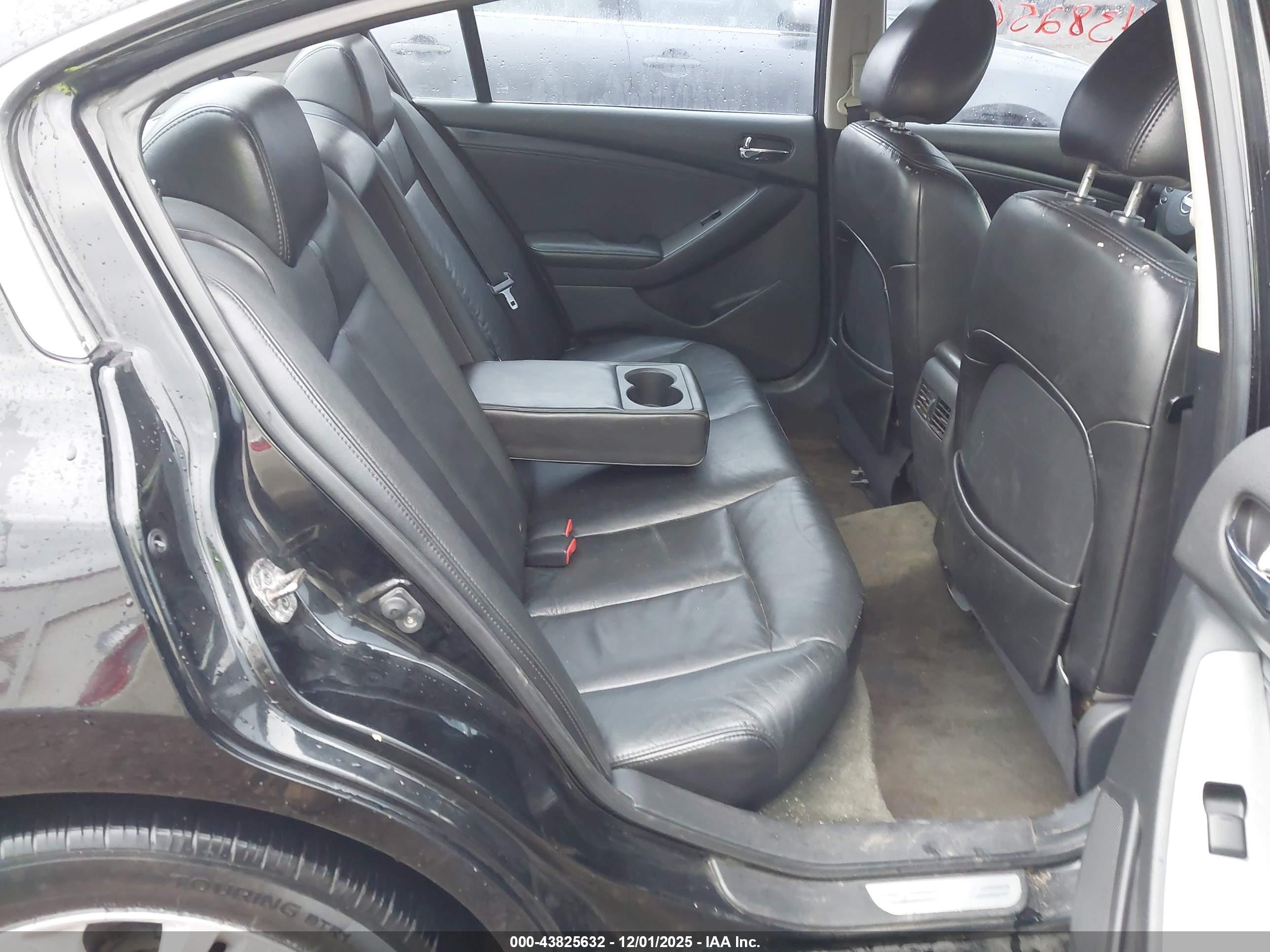 NISSAN ALTIMA image 8