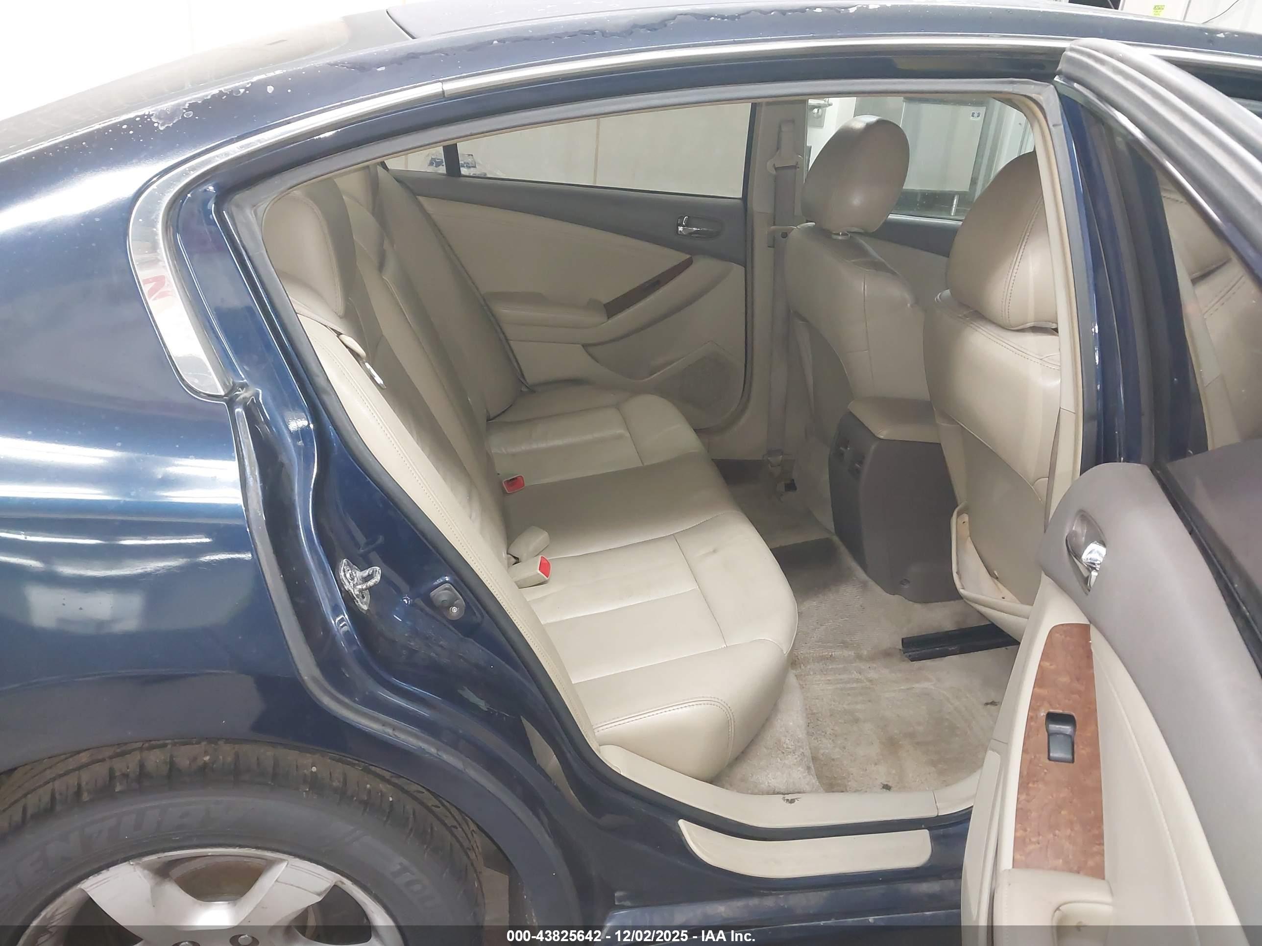 NISSAN ALTIMA image 8