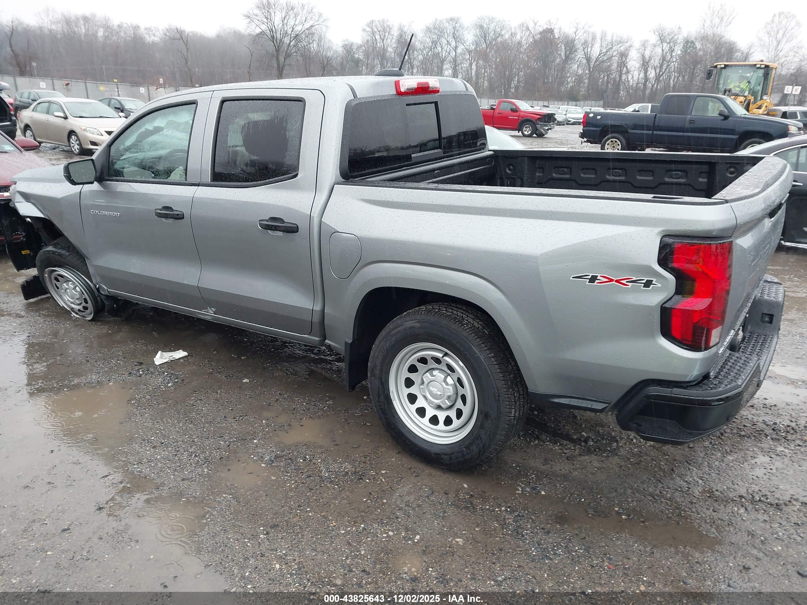 CHEVROLET COLORADO image 3