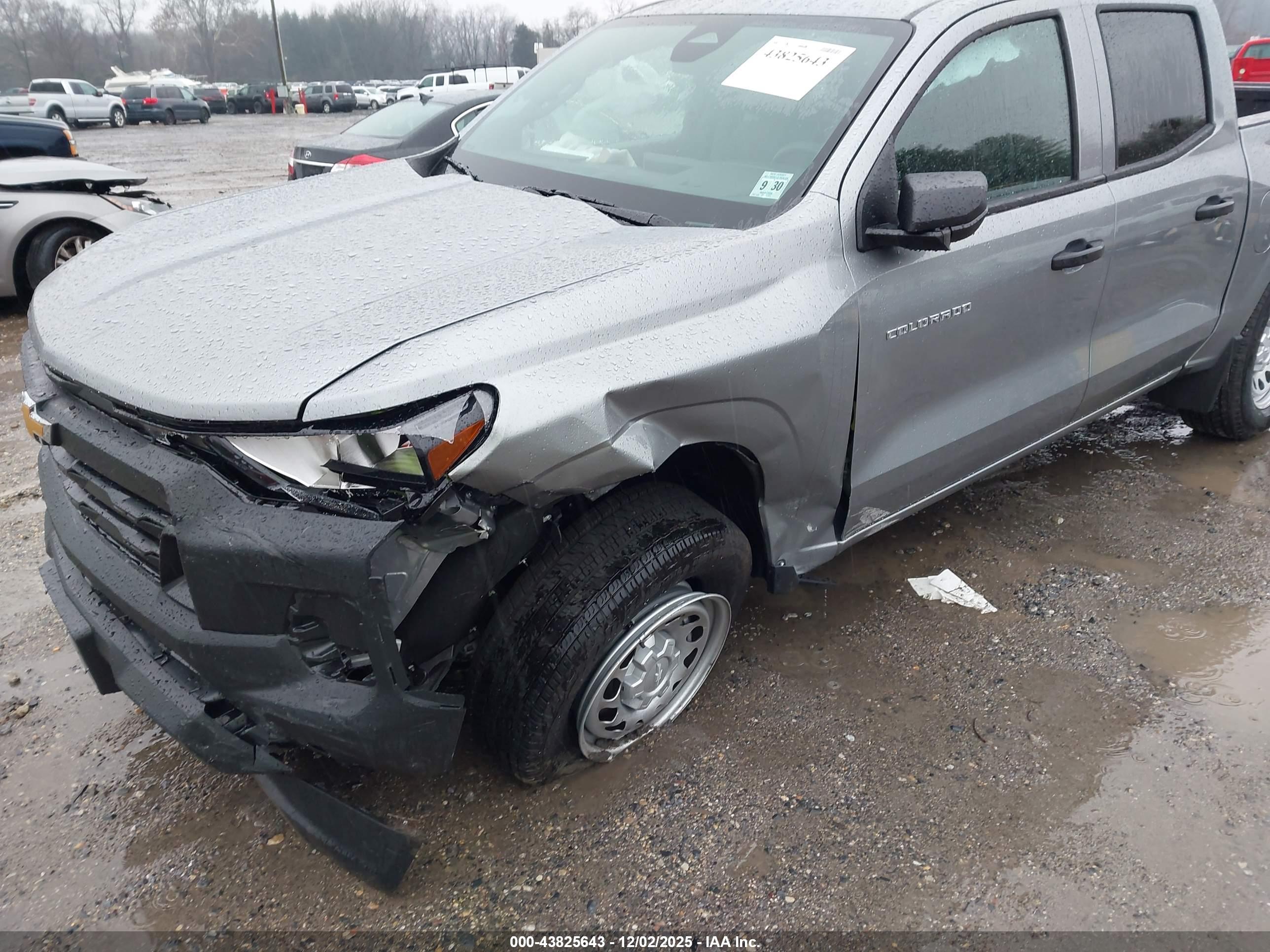 CHEVROLET COLORADO image 6