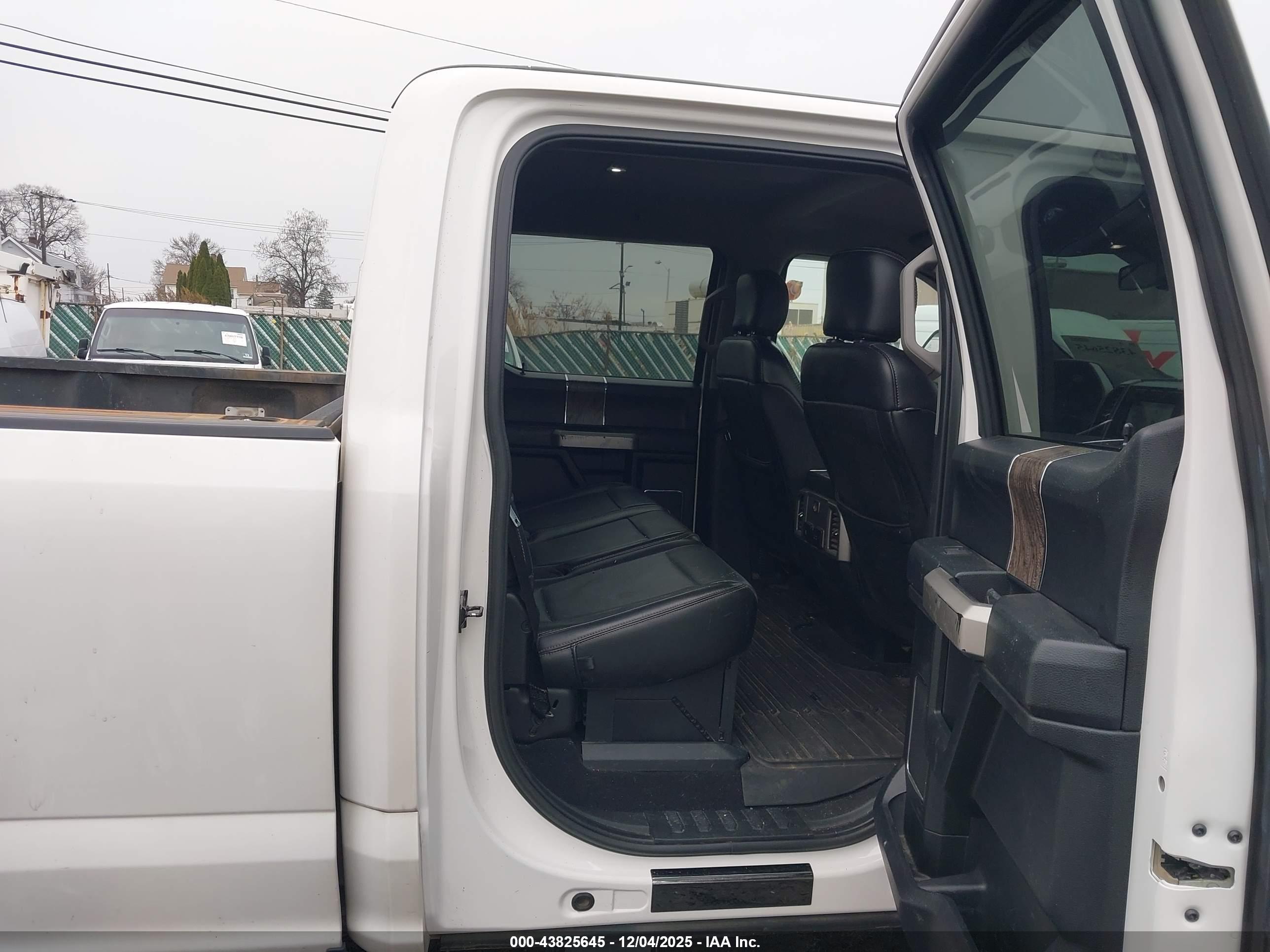 FORD F-350 image 8
