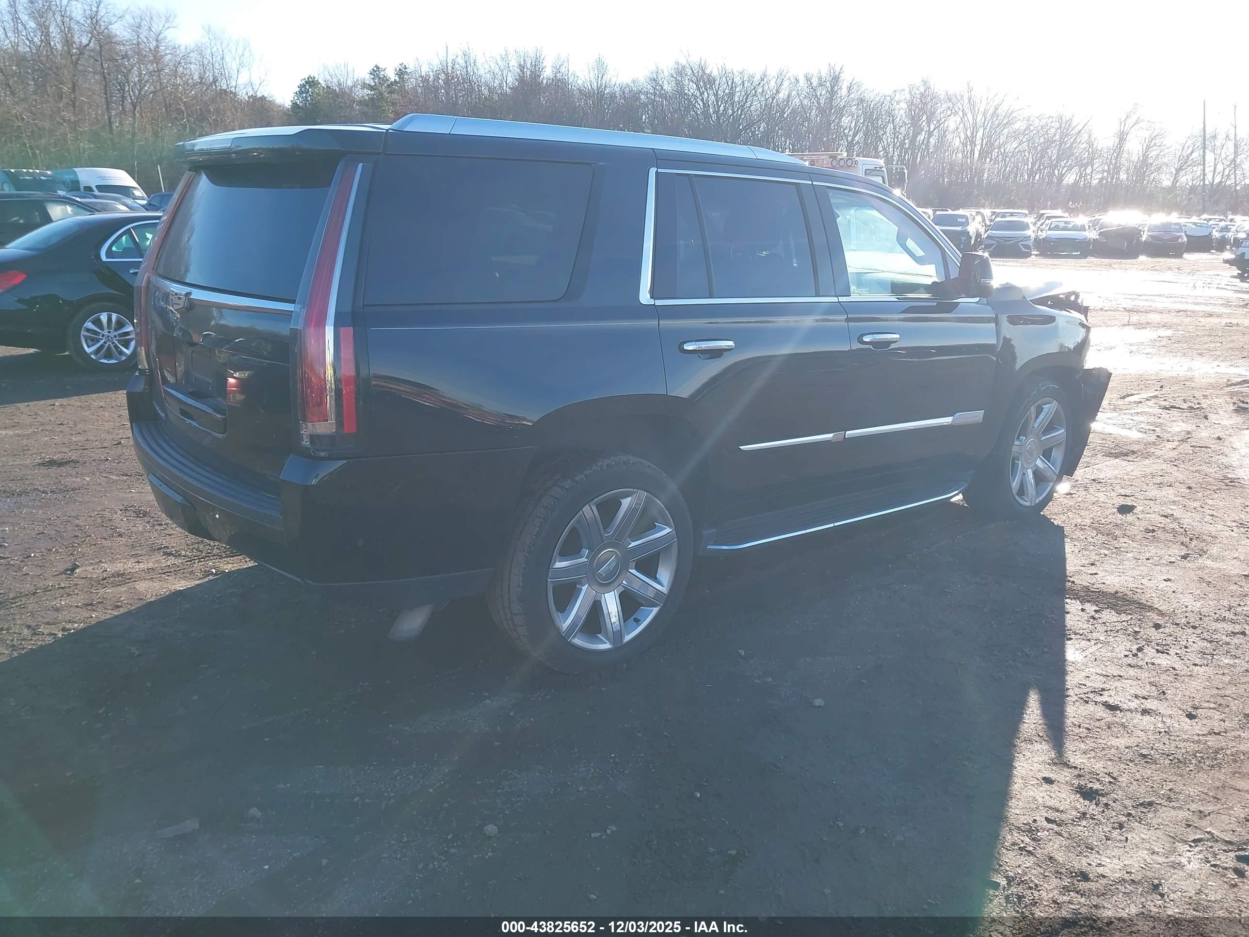 CADILLAC ESCALADE image 4