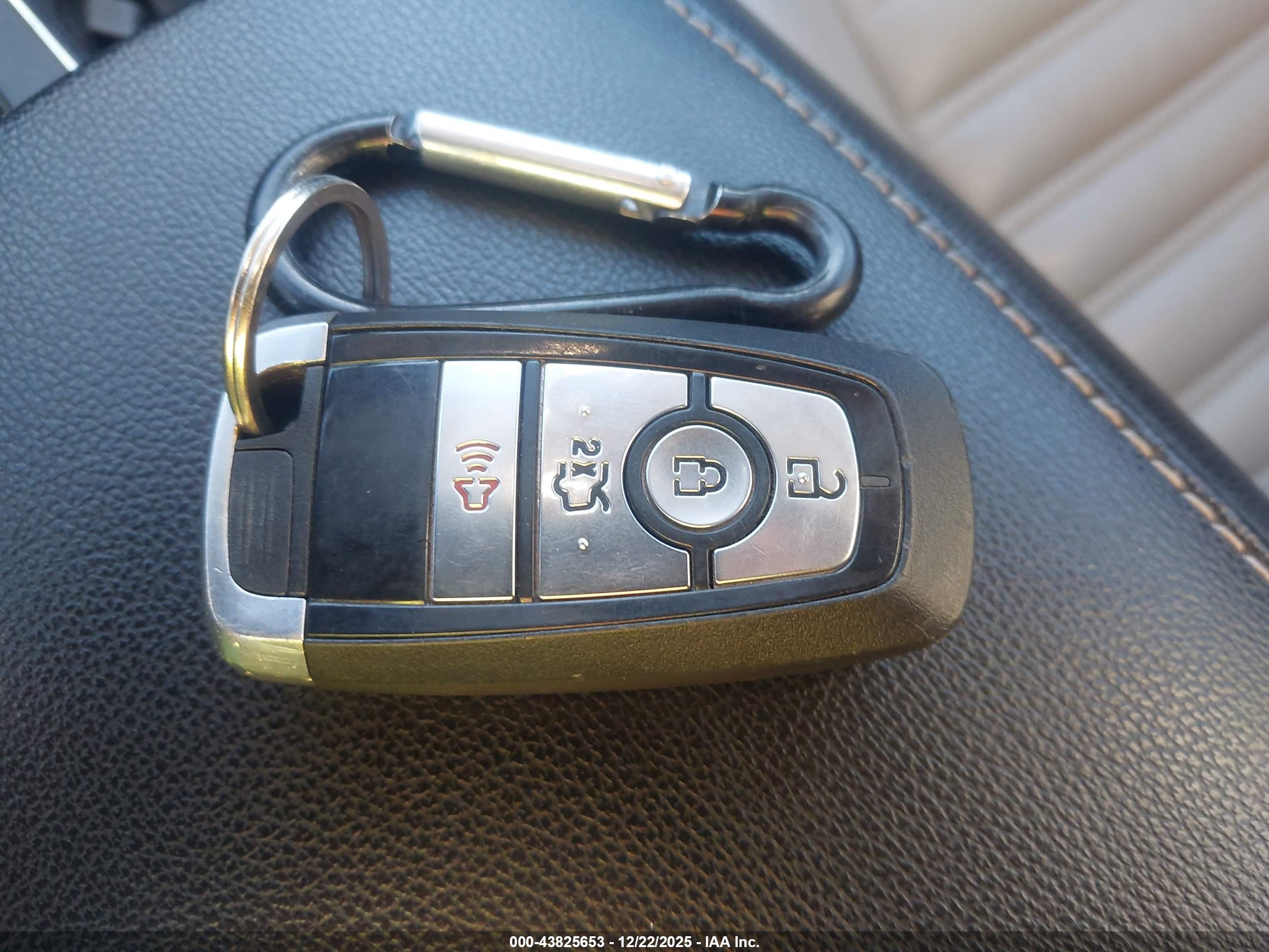 FORD FUSION image 11