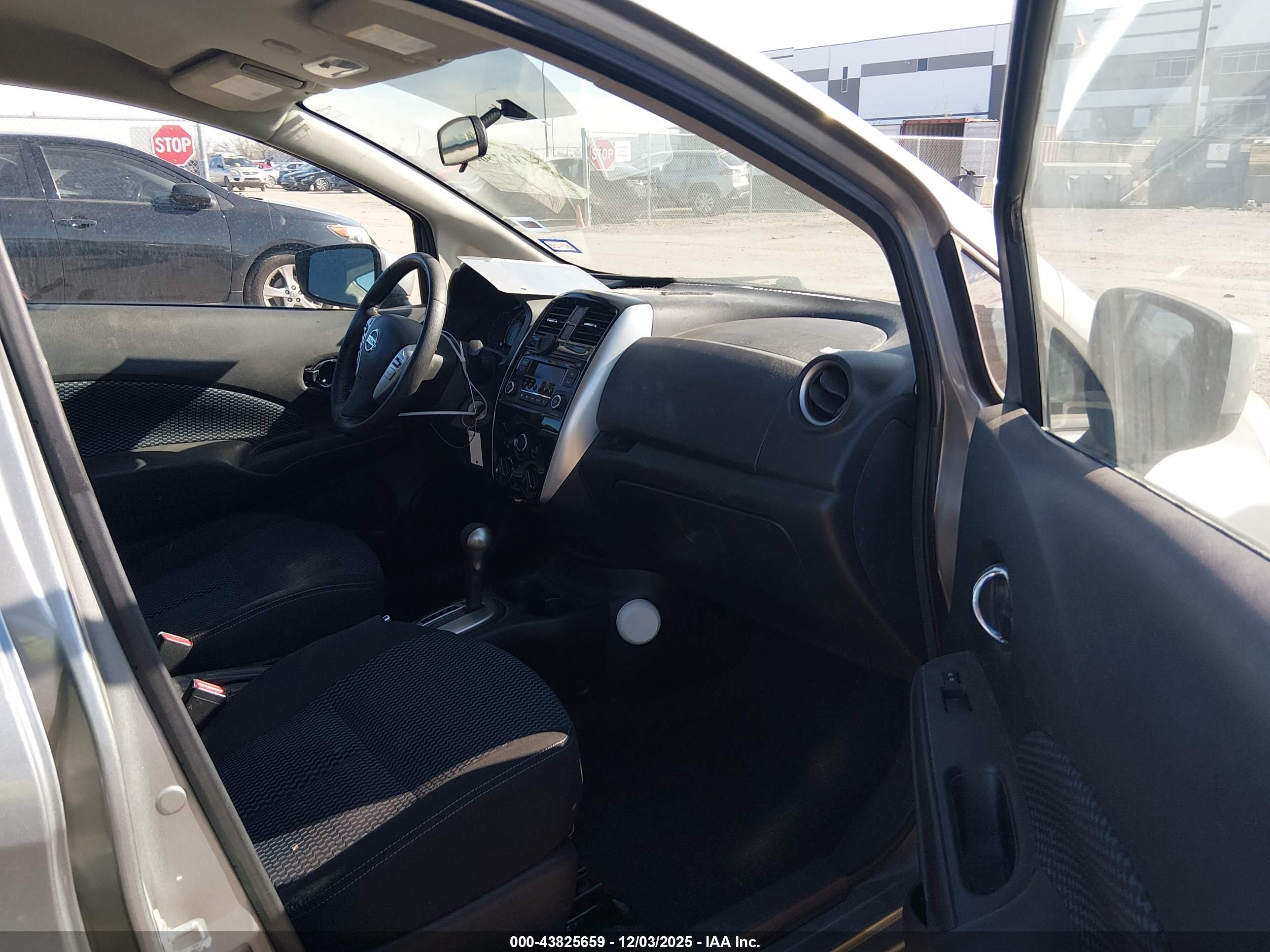 NISSAN VERSA image 5