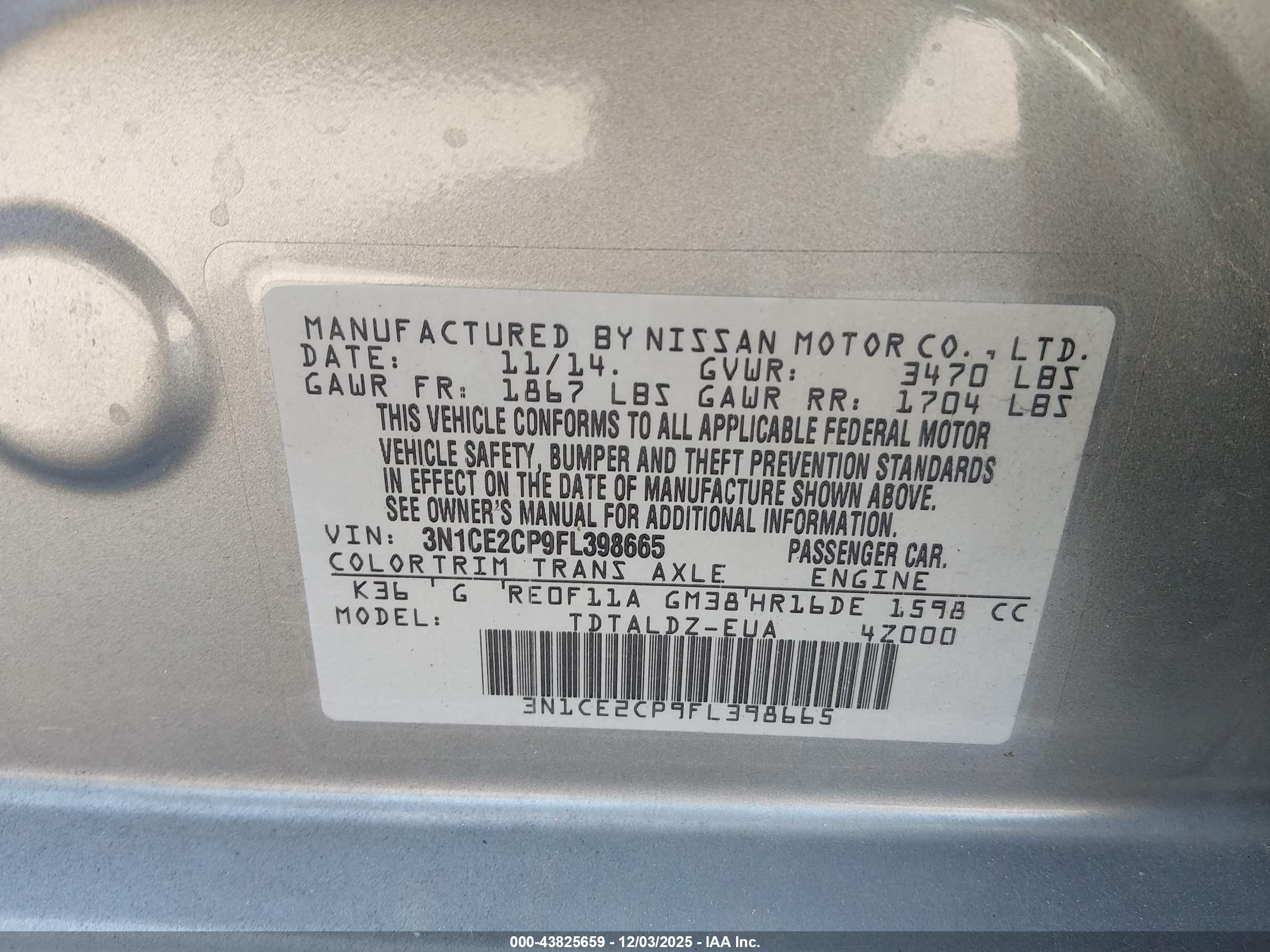 NISSAN VERSA image 9