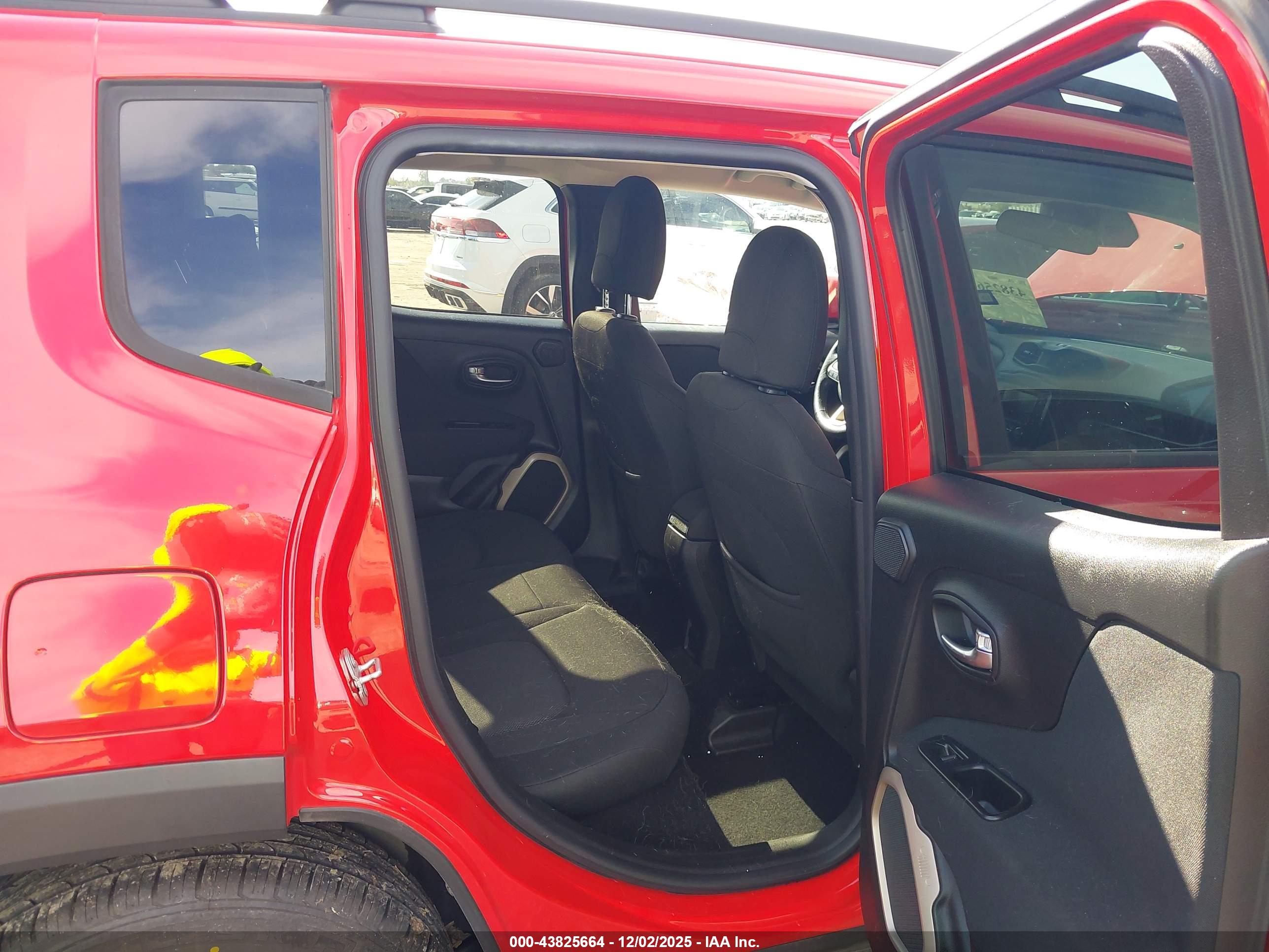 JEEP RENEGADE image 8