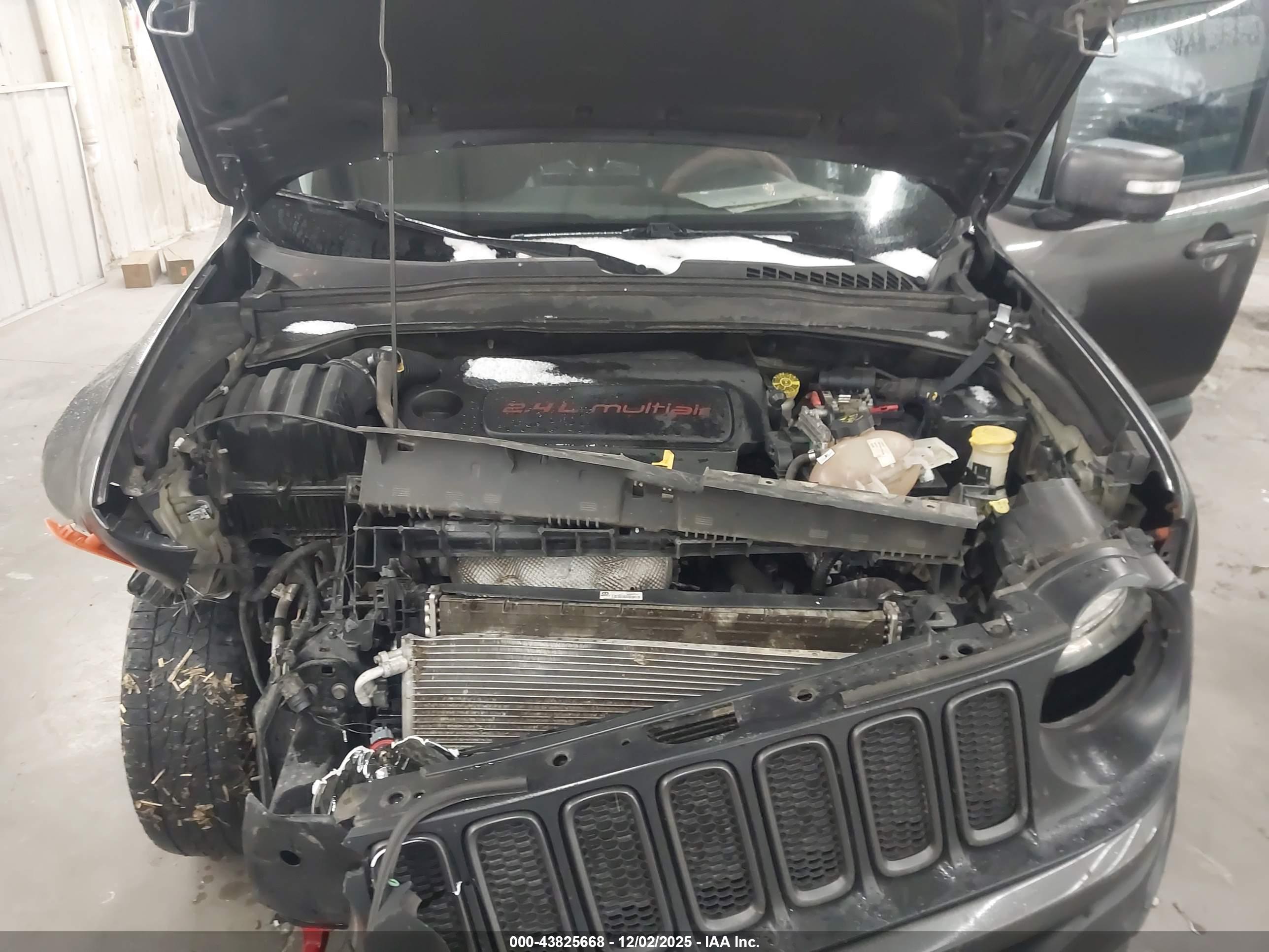 JEEP RENEGADE image 10