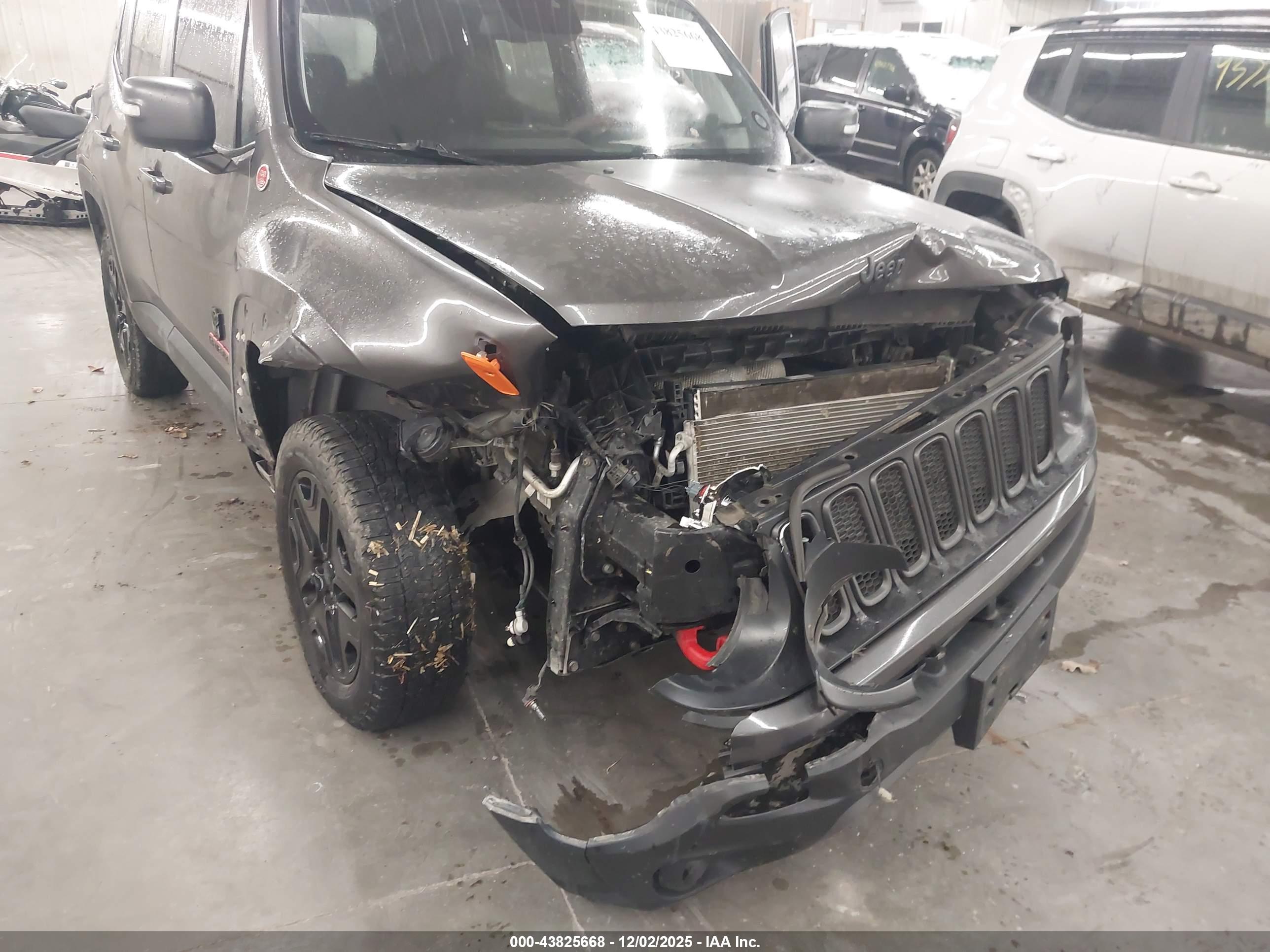 JEEP RENEGADE image 6