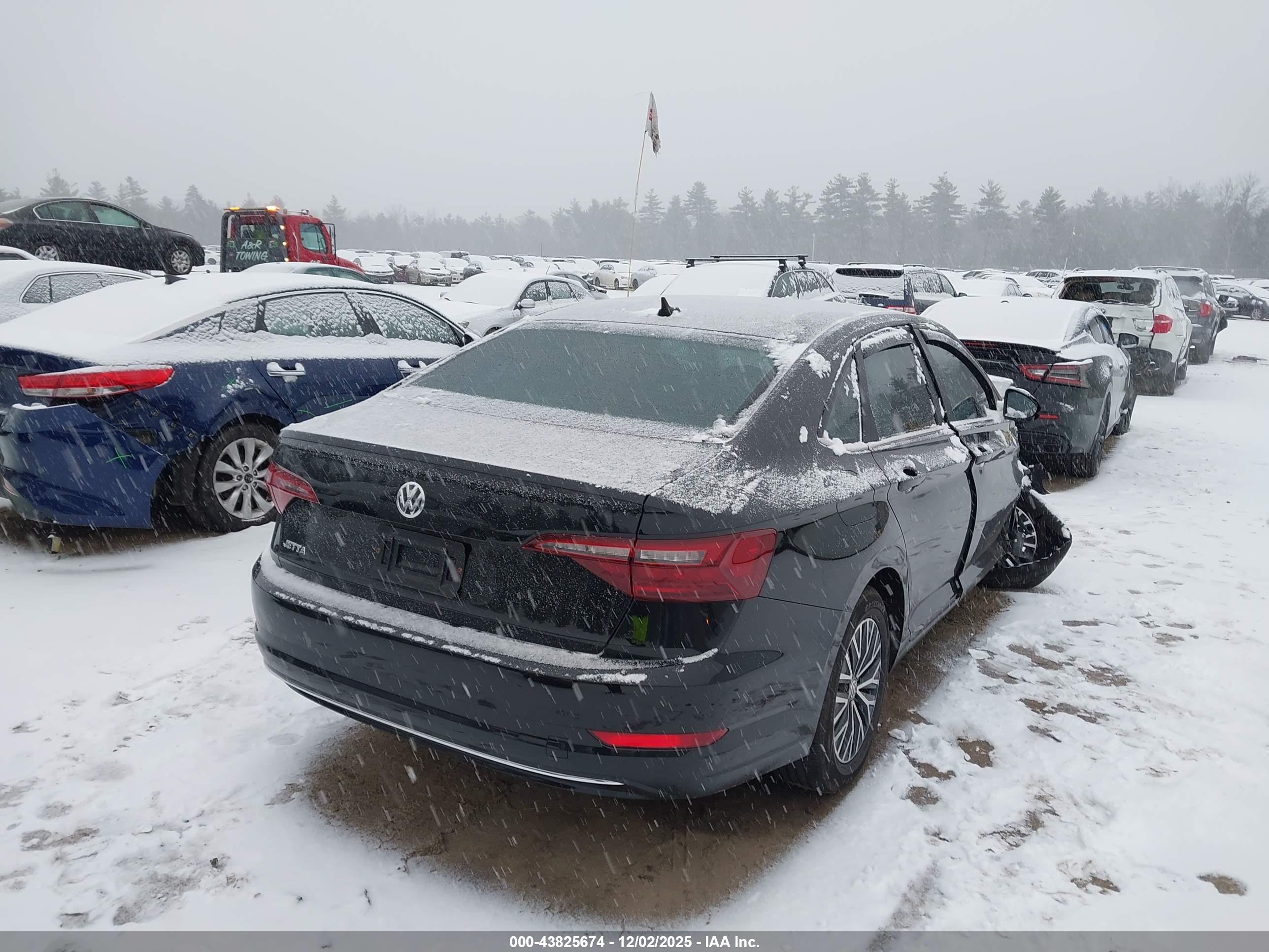 VOLKSWAGEN JETTA image 4