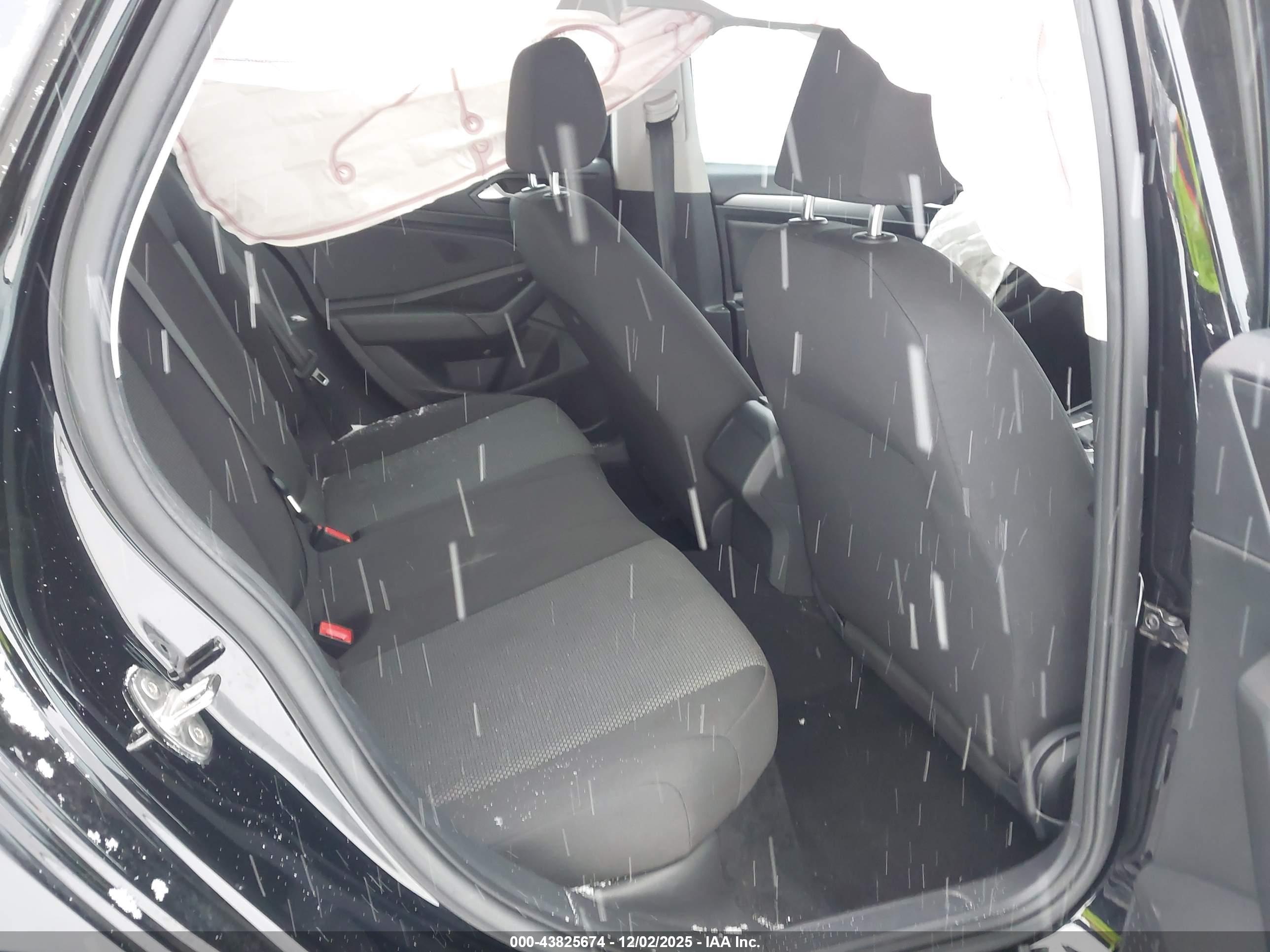 VOLKSWAGEN JETTA image 8