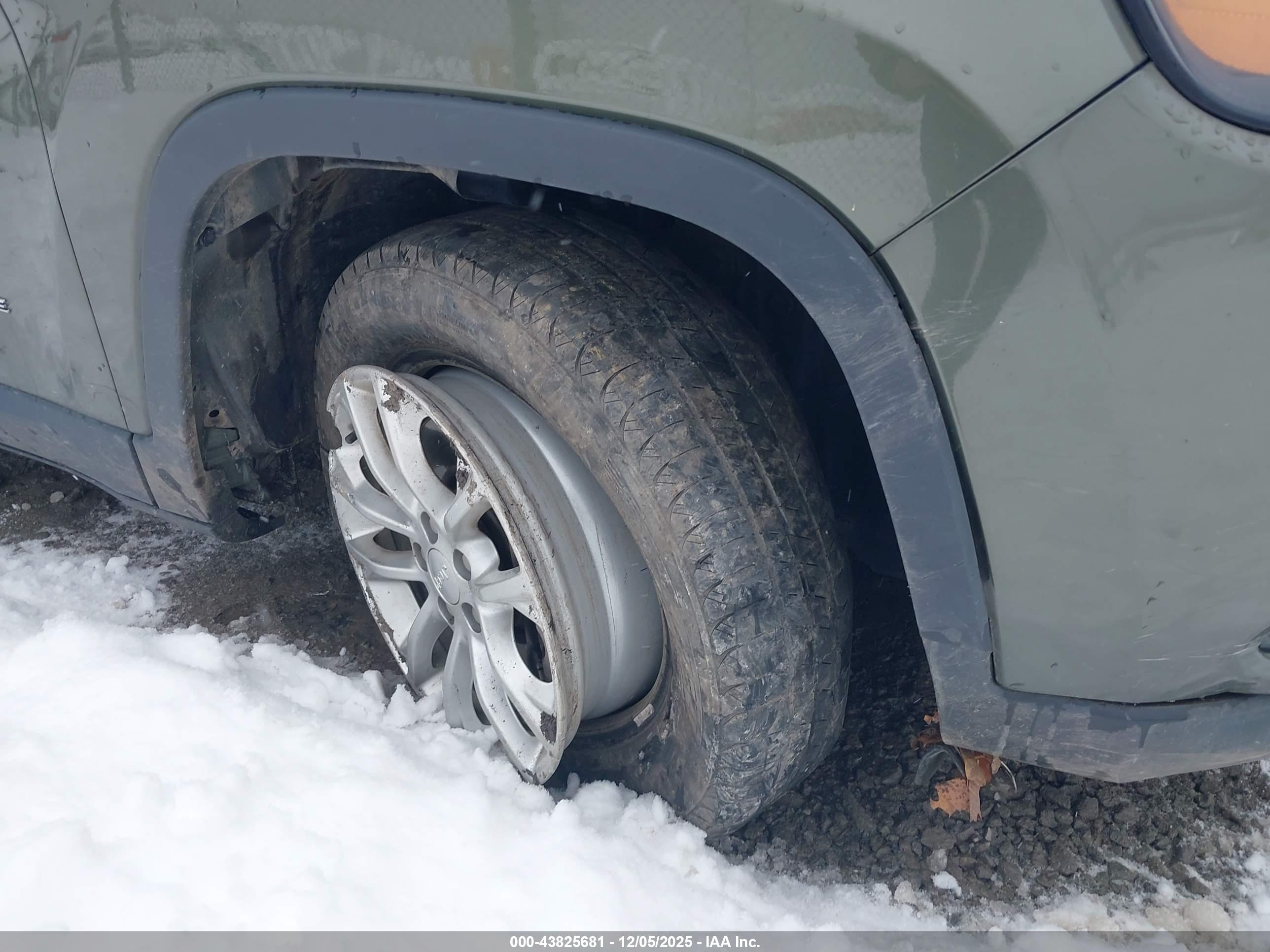 JEEP CHEROKEE image 6