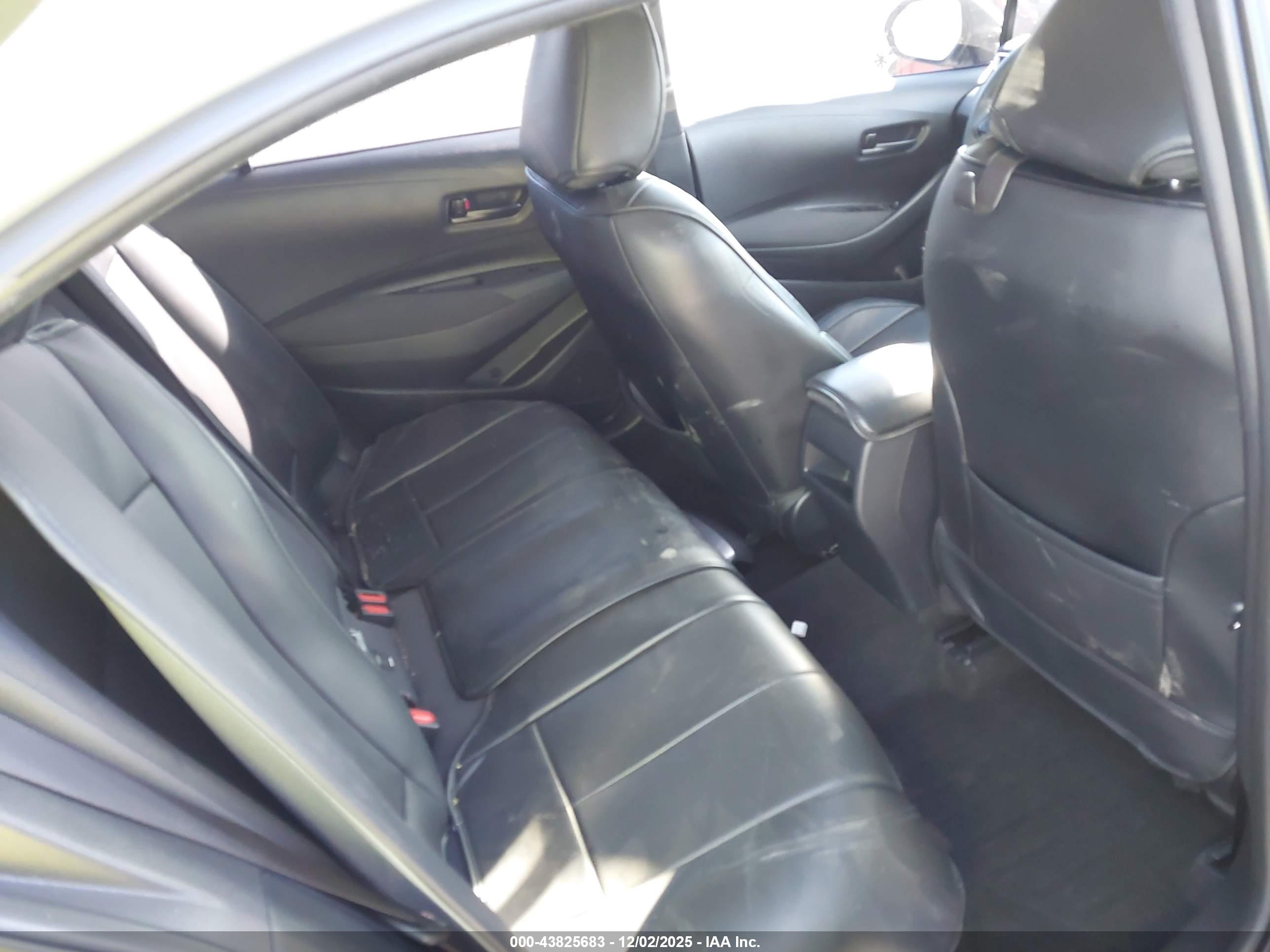 TOYOTA COROLLA image 8
