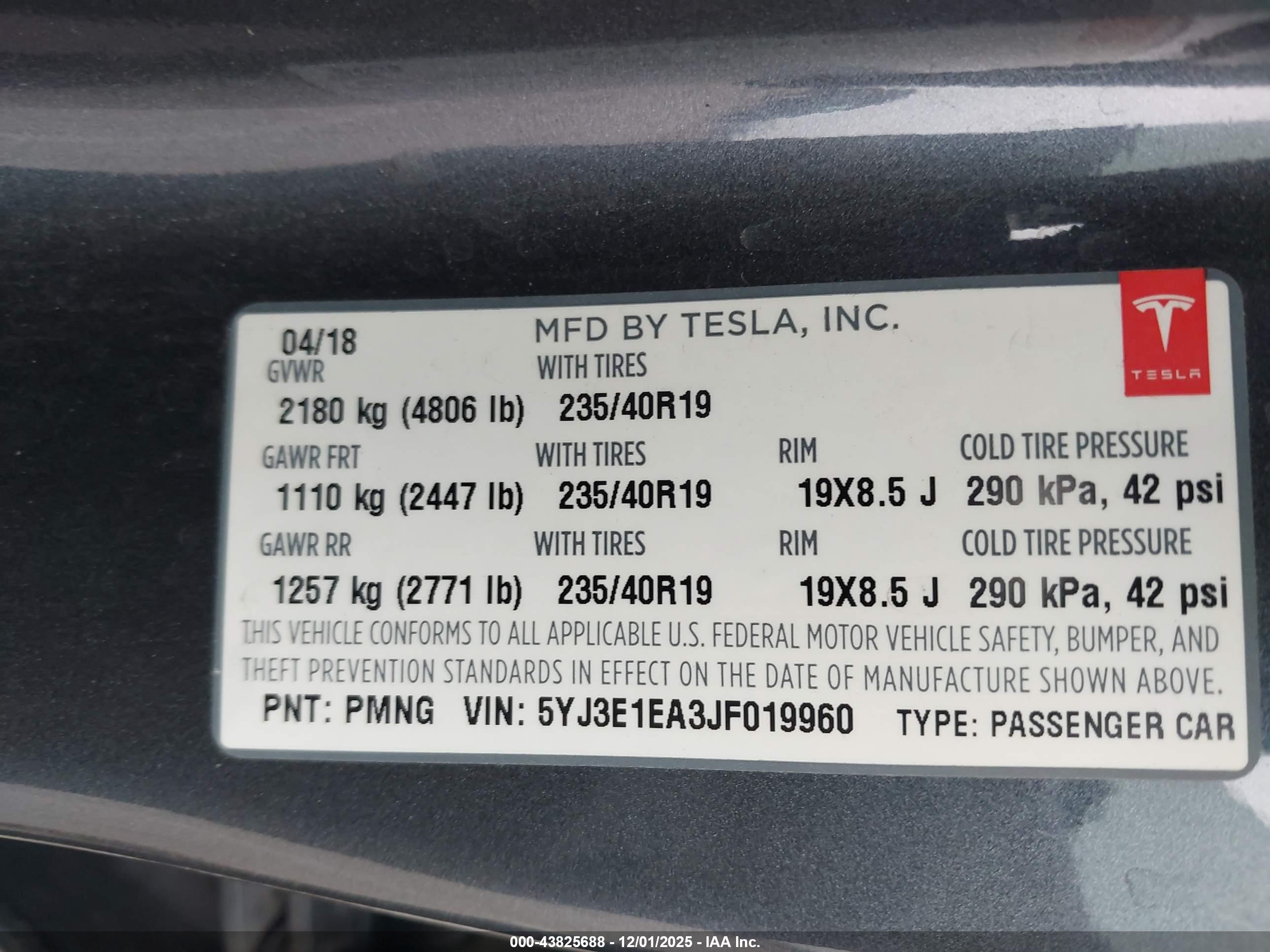 TESLA MODEL image 9