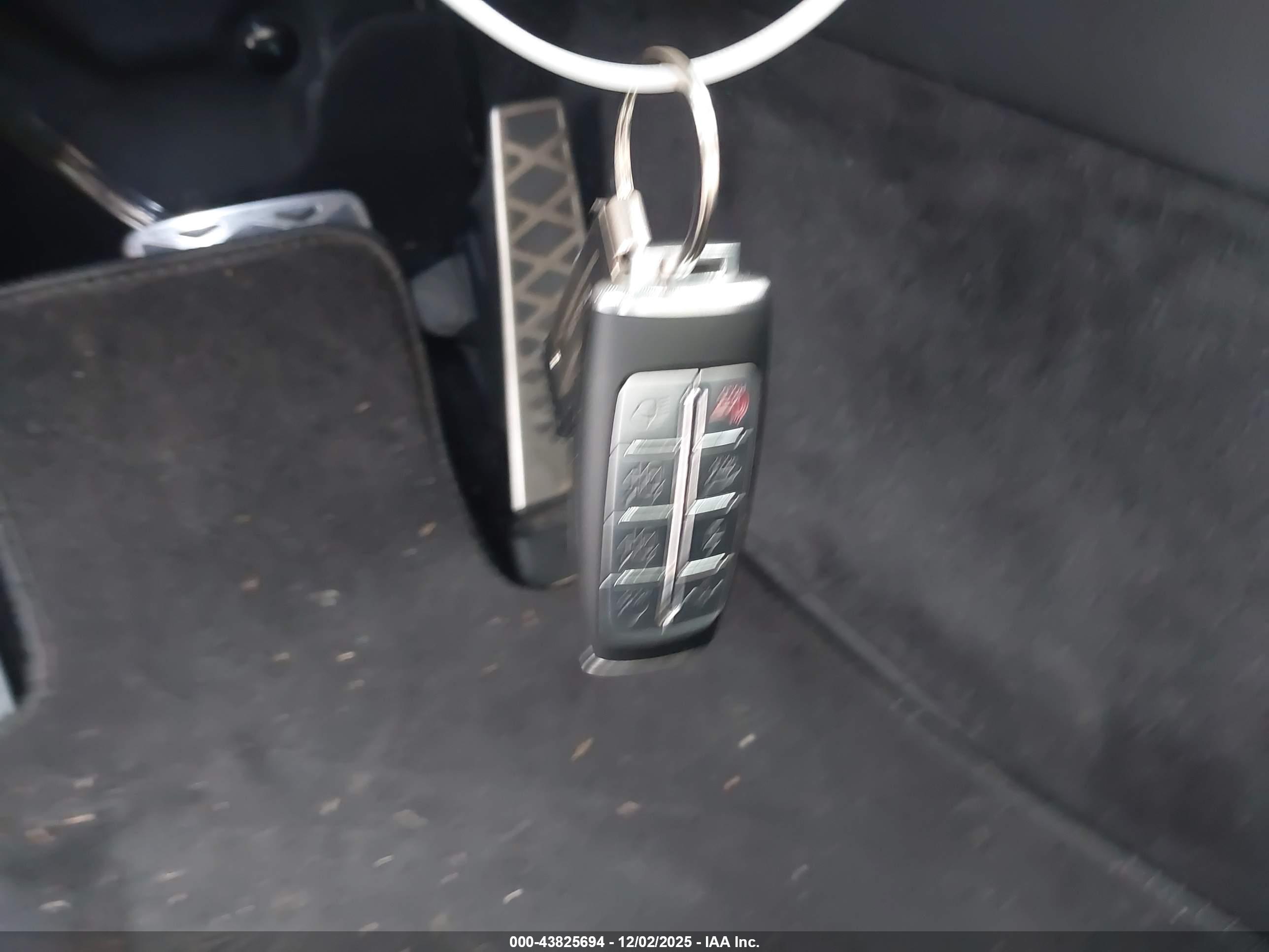 GENESIS GV70 image 11