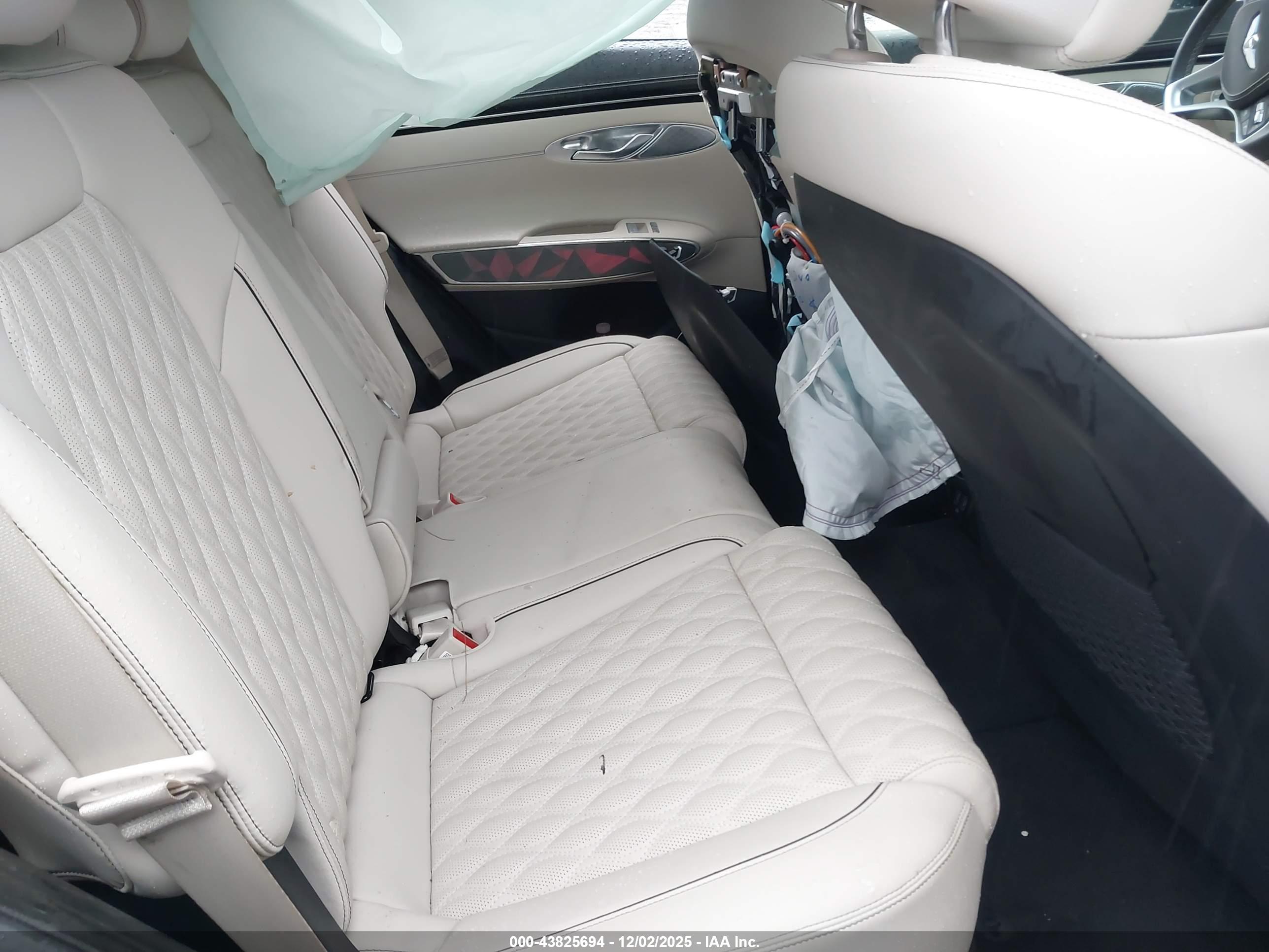 GENESIS GV70 image 8