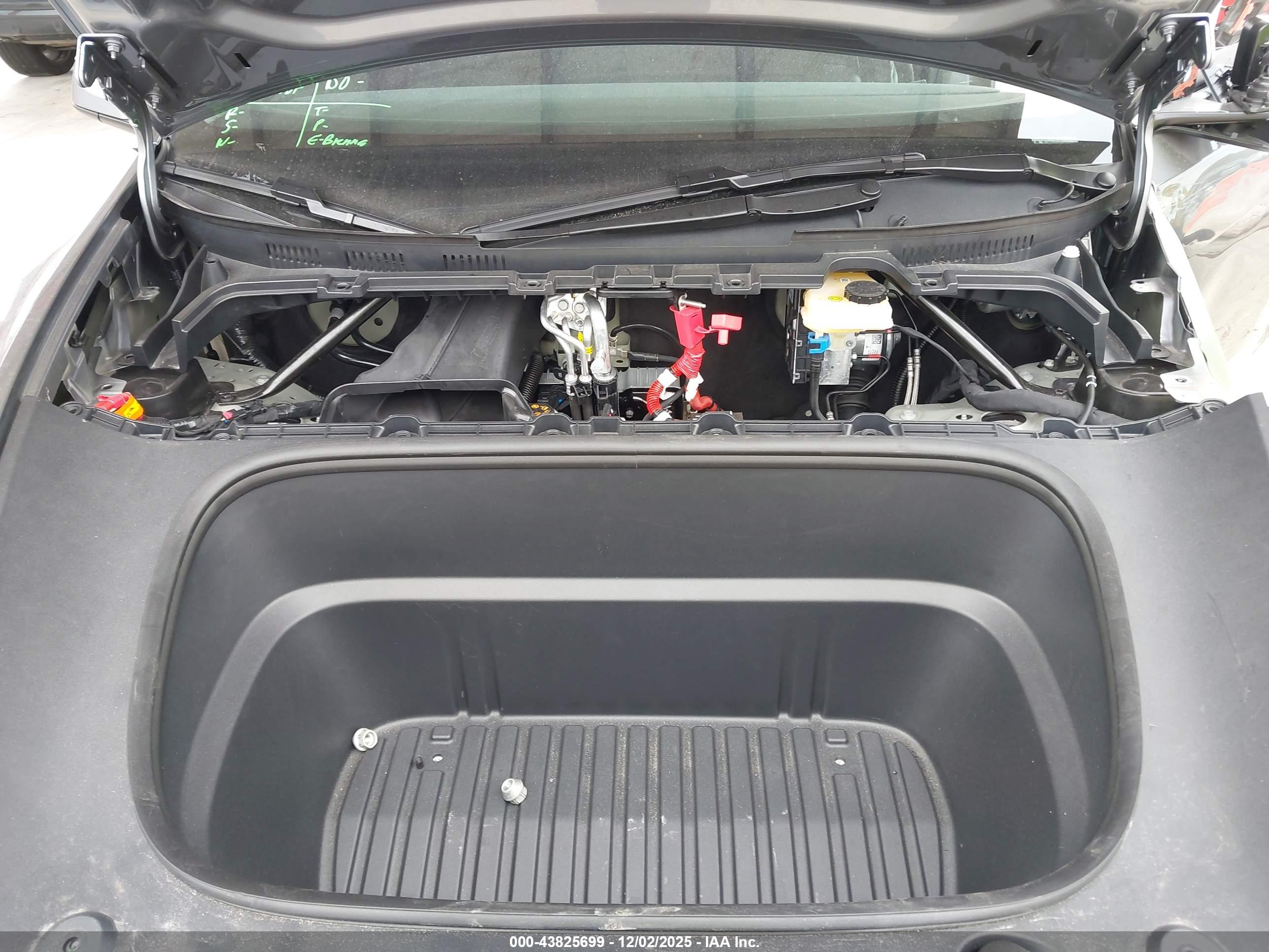 TESLA MODEL image 10