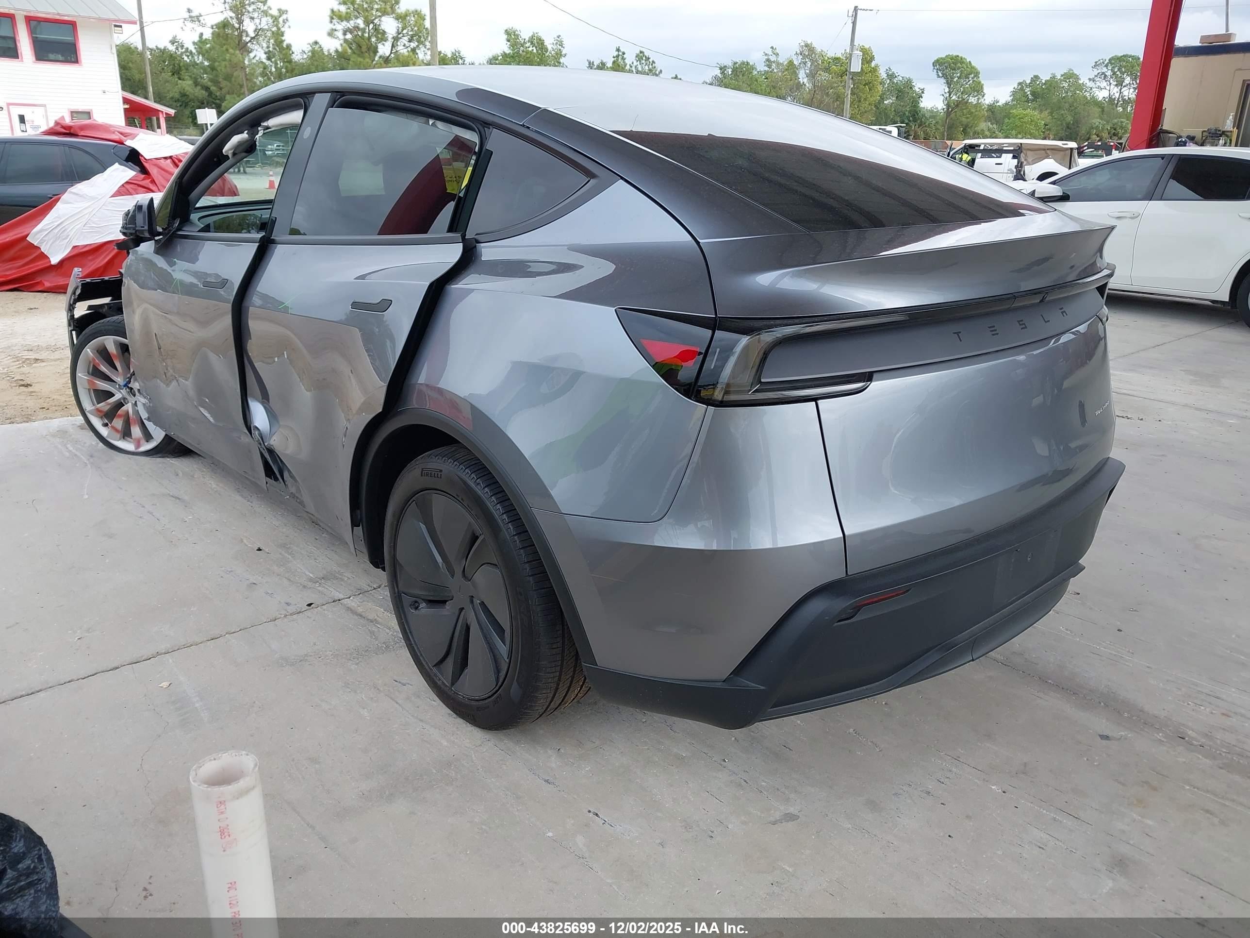 TESLA MODEL image 3