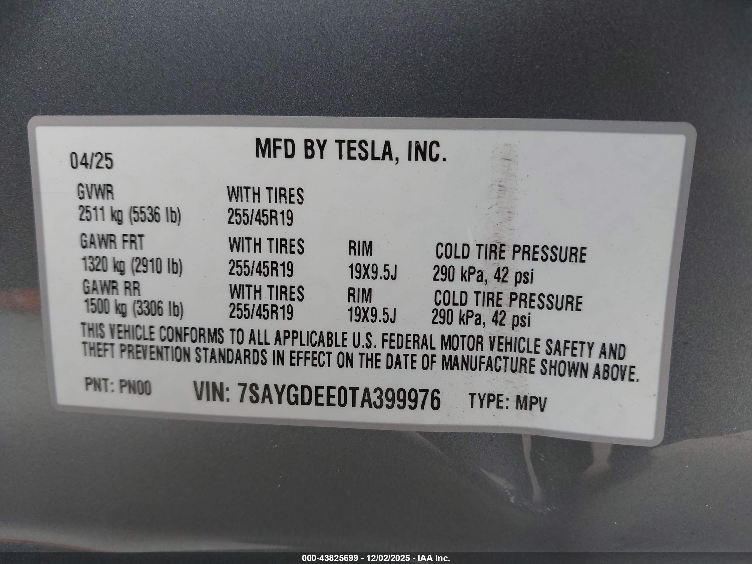 TESLA MODEL image 9