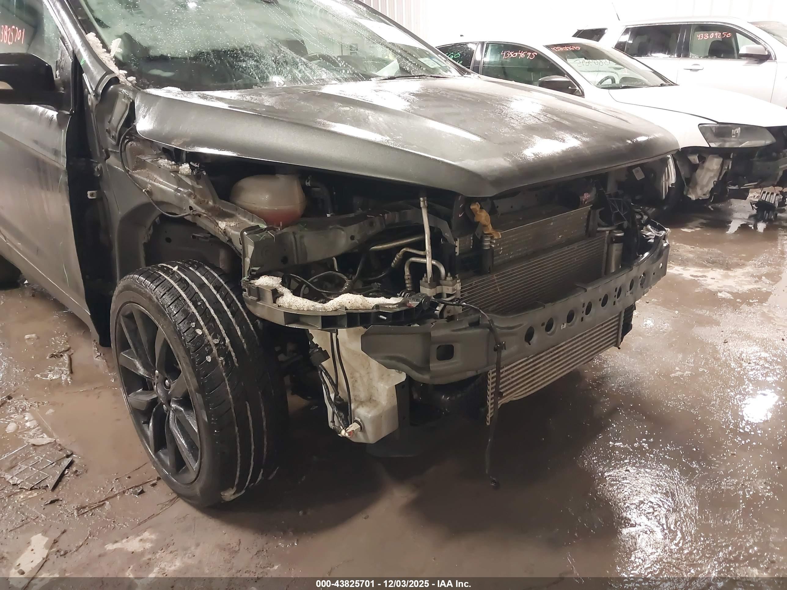 FORD ESCAPE image 6