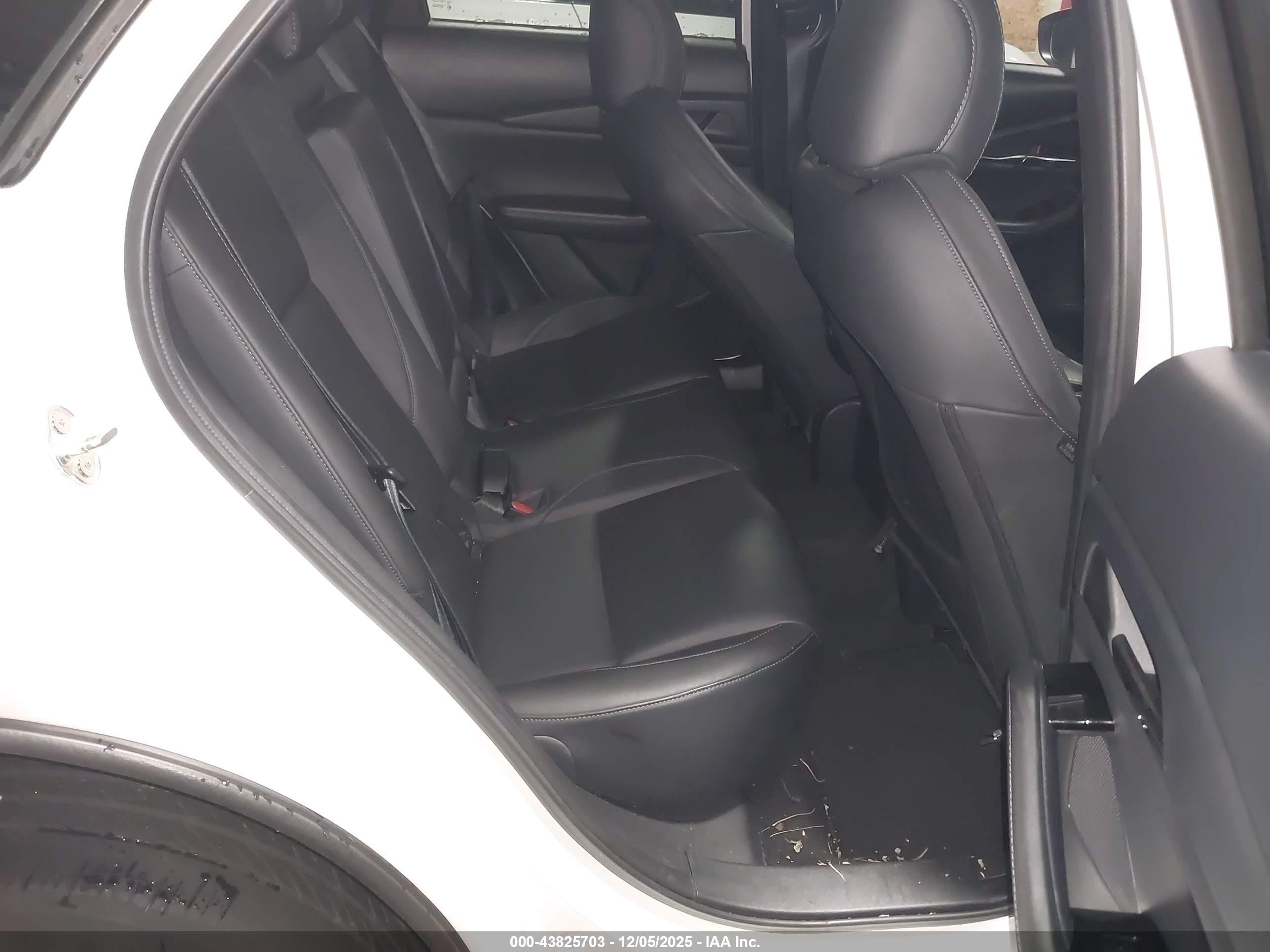 MAZDA CX-30 image 8