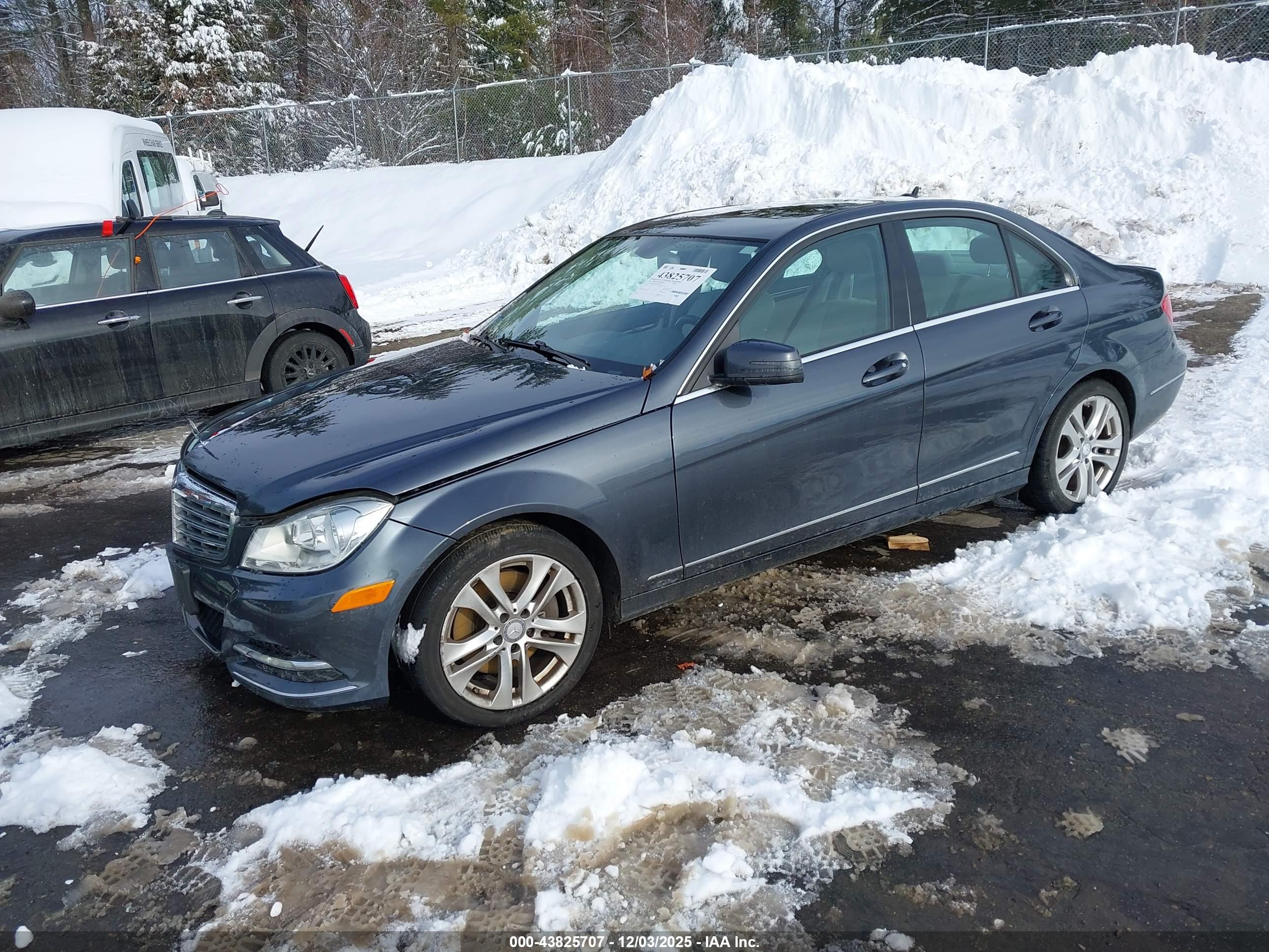 MERCEDES-BENZ C image 2