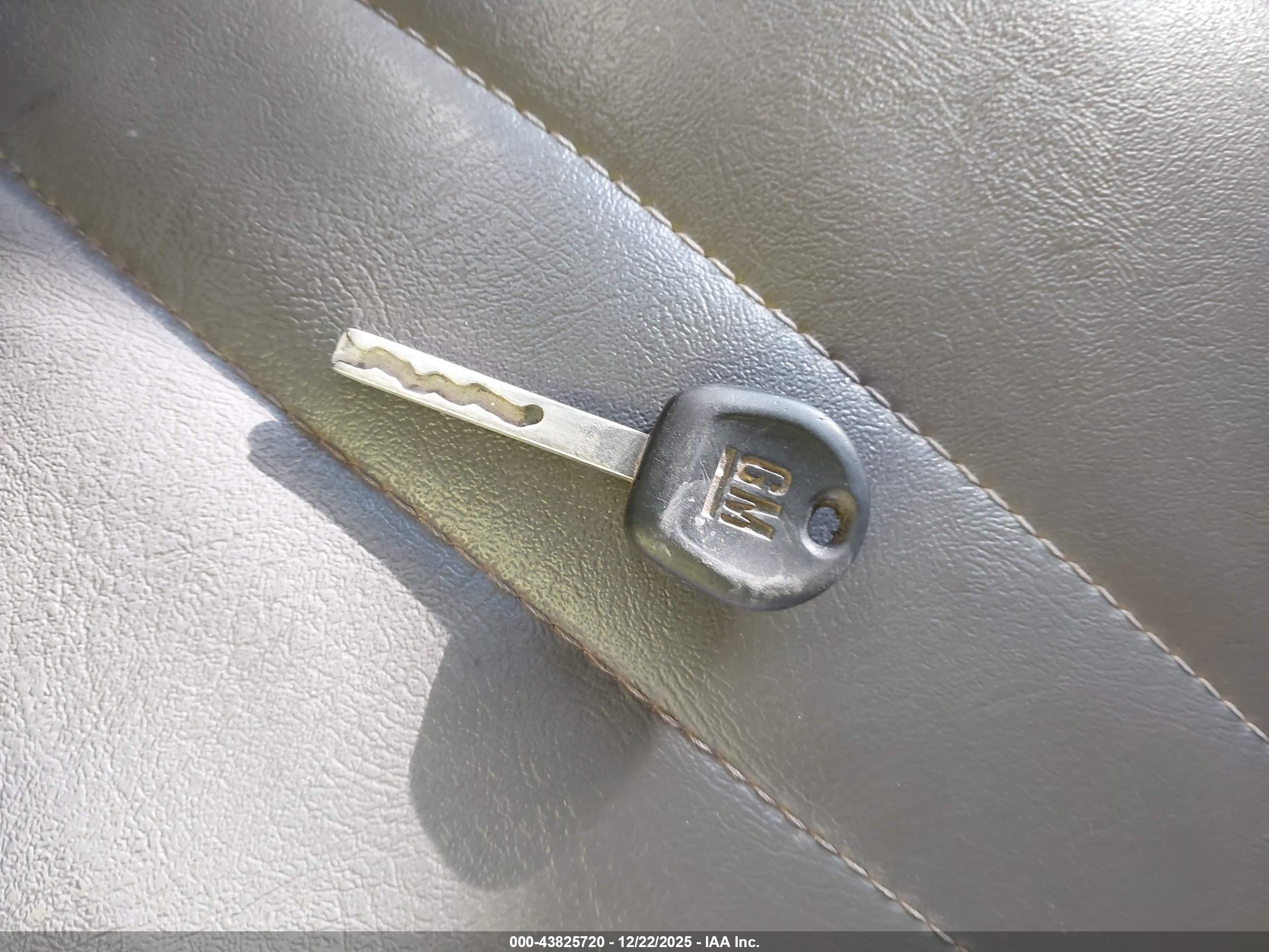 CHEVROLET EXPRESS image 11