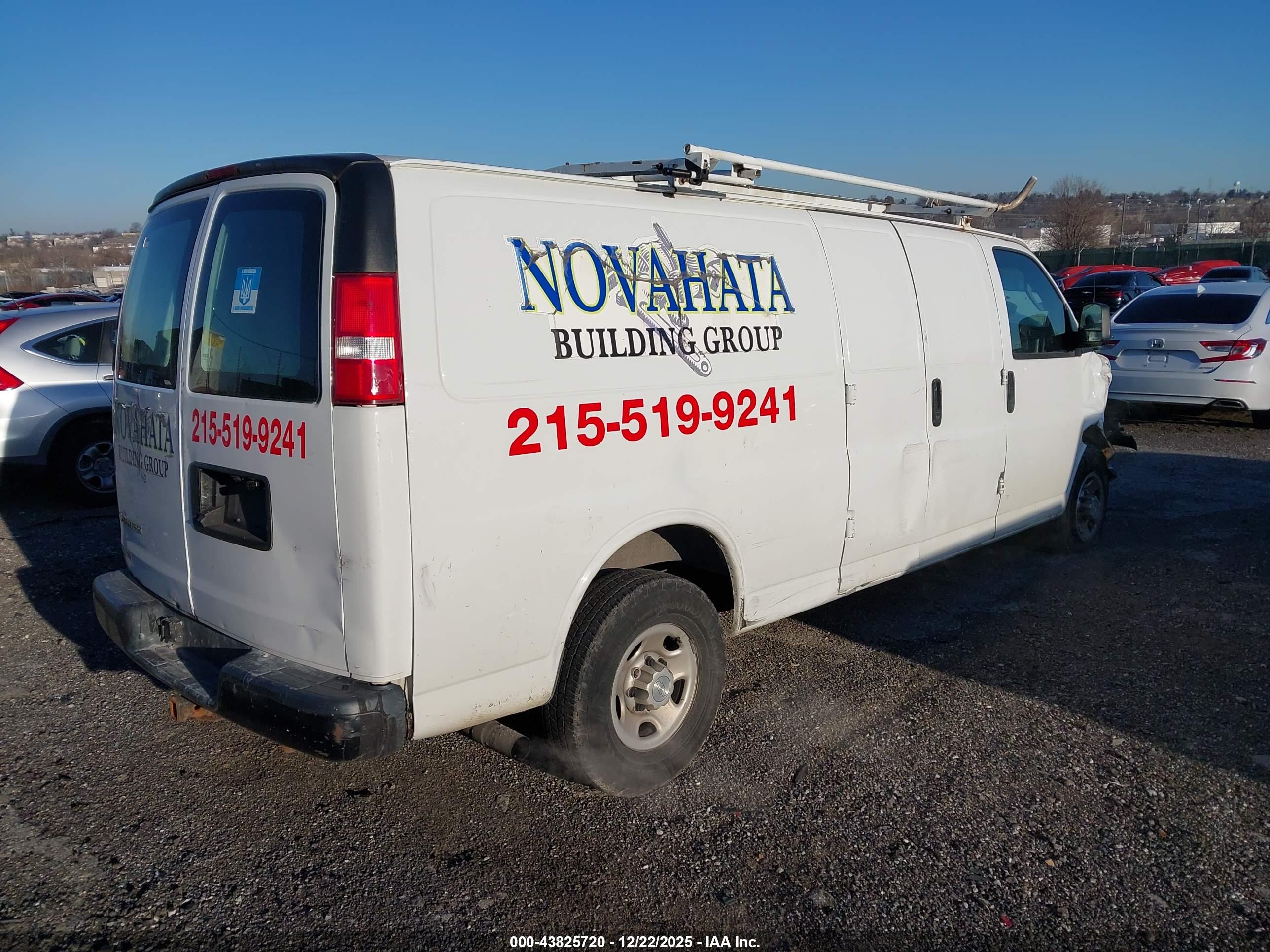 CHEVROLET EXPRESS image 4