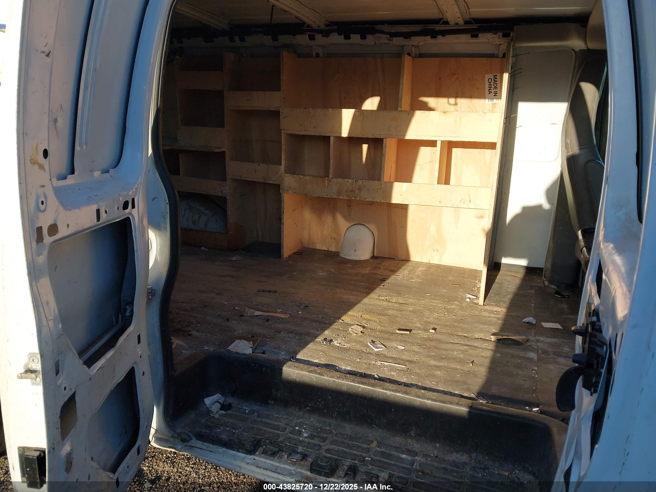 CHEVROLET EXPRESS image 8