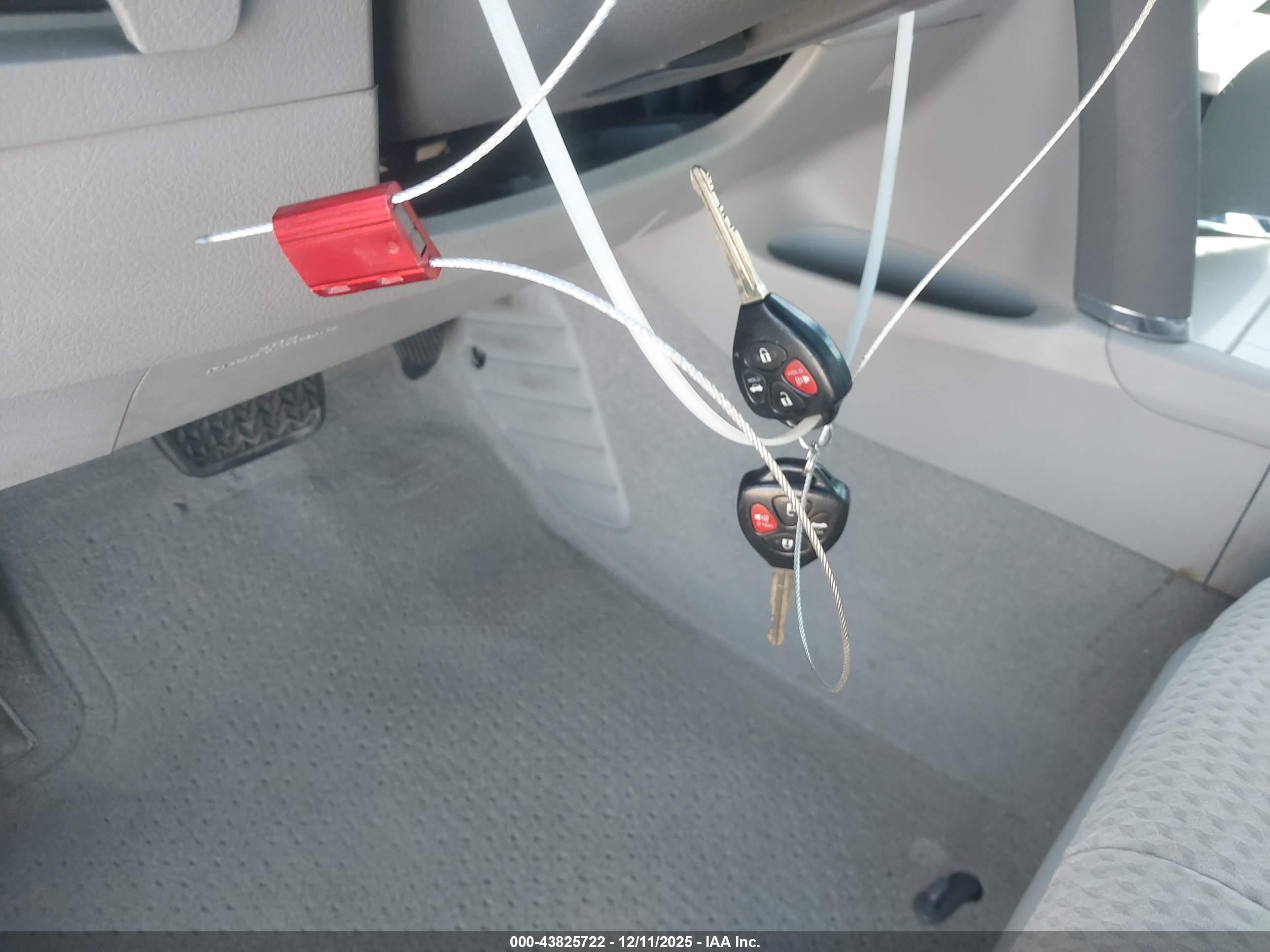 TOYOTA CAMRY image 11